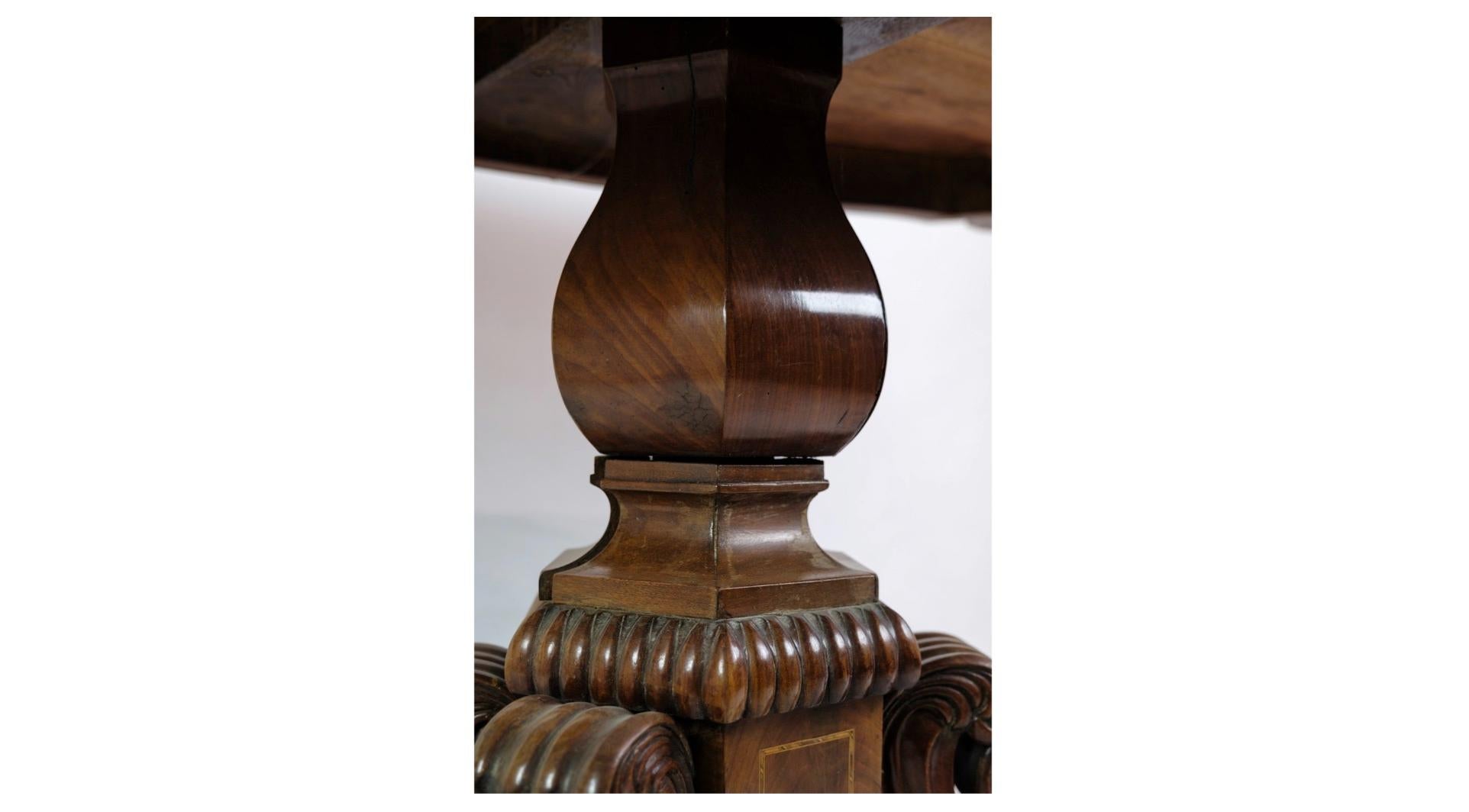 Milieu du XIXe siècle Table à colonnes Late Empire en acajou des années 1840 en vente
