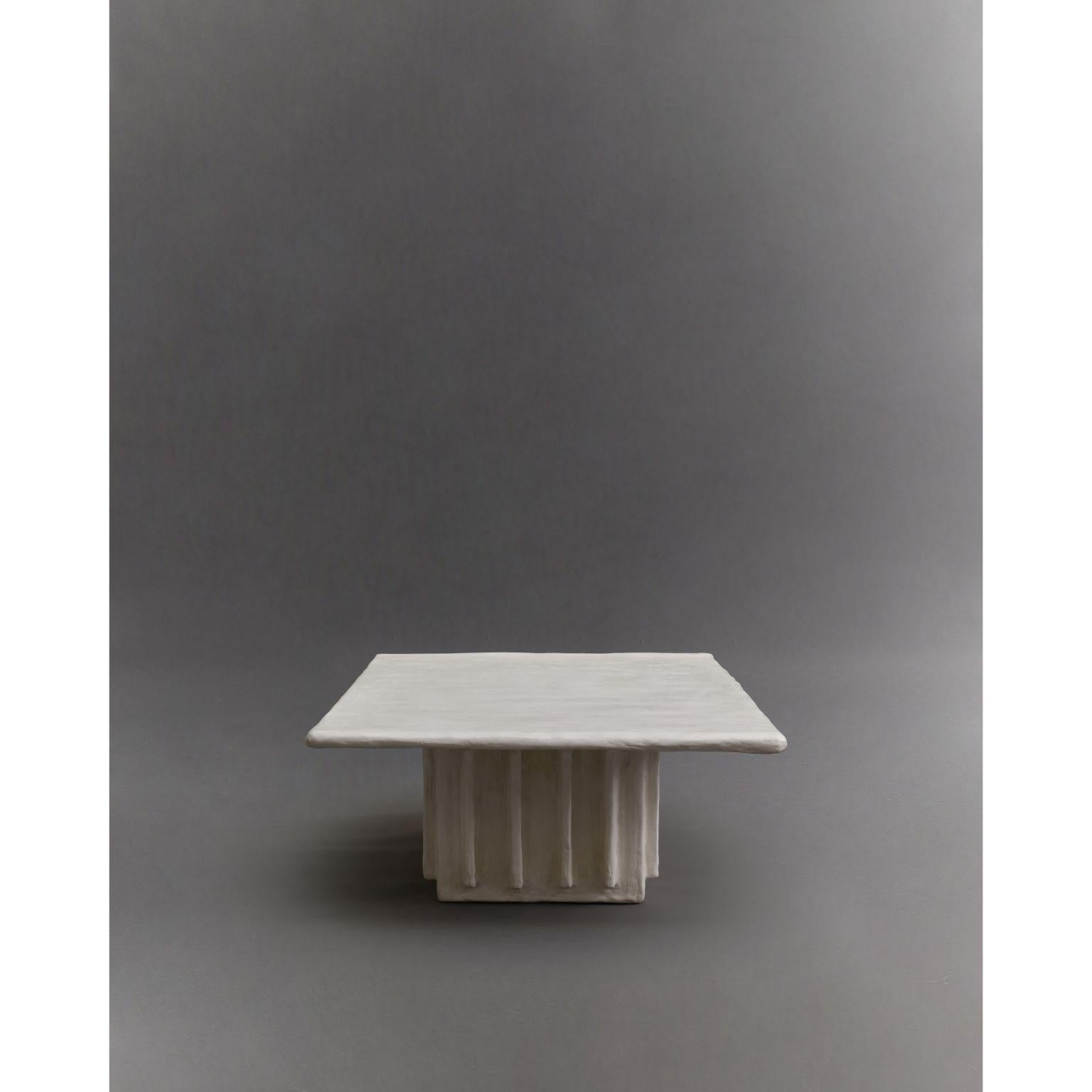 Table basse à colonnes par Ombia Neuf - En vente à Geneve, CH