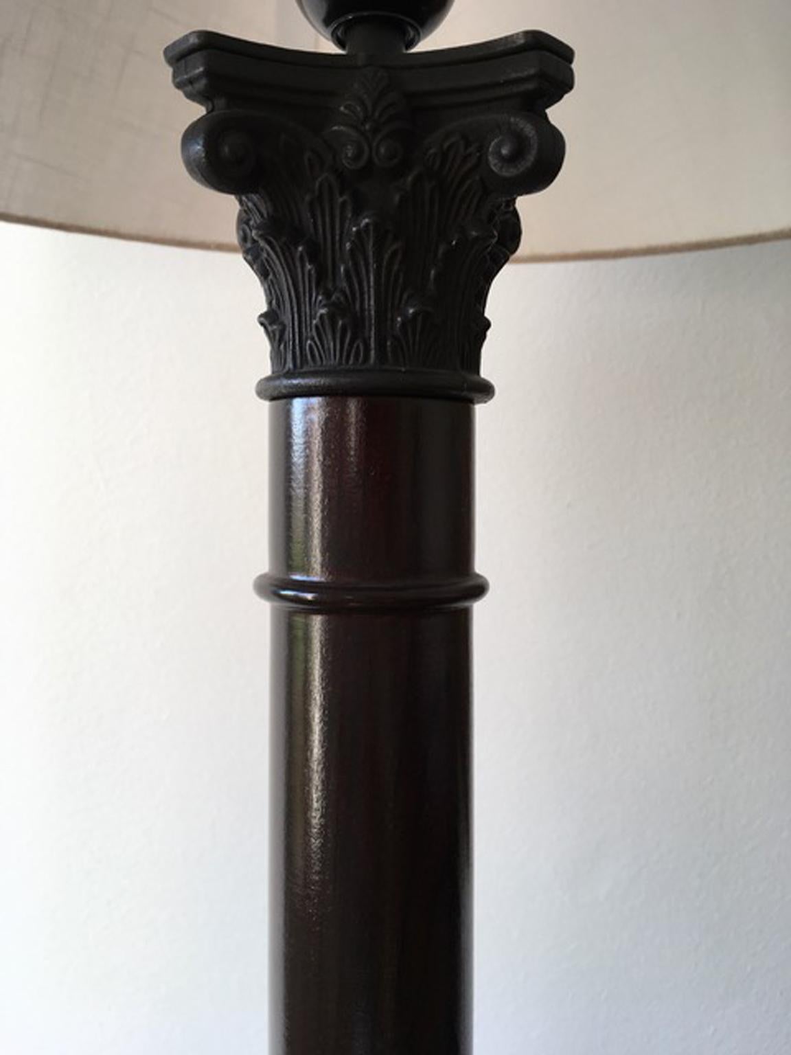 Lampe de table à colonnes avec abat-jour naturel fabriquée en Italie en vente 3