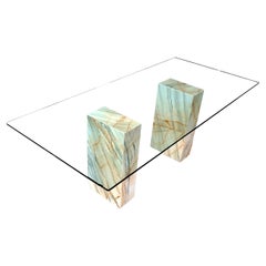 Table de salle à manger à colonnes avec base en marbre italien Calacatta et plateau en cristal fabriqué en Espagne