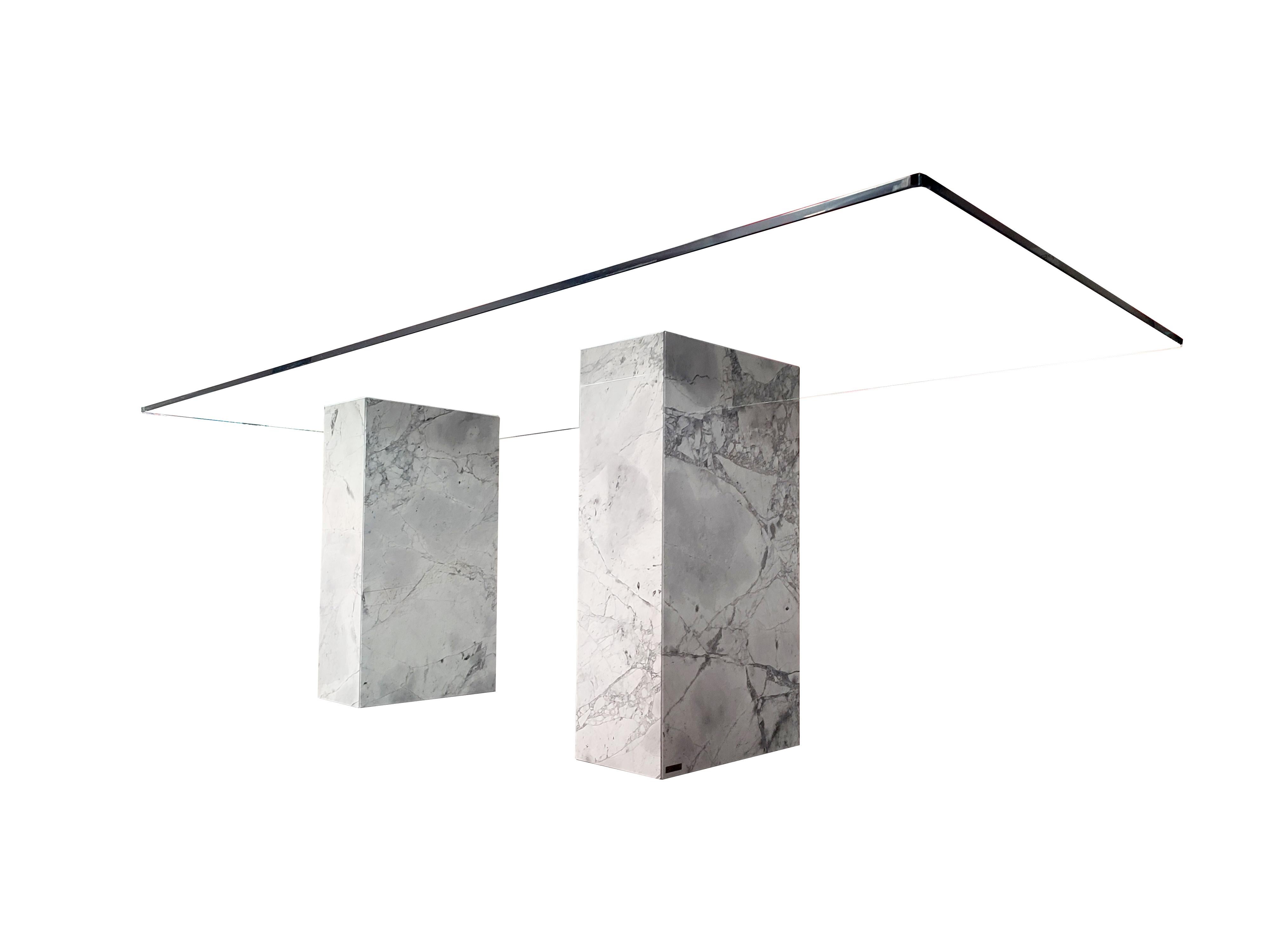 Table de salle à manger à colonnes avec base en marbre italien Portobello et cristal fabriqué en Espagne Neuf - En vente à VALVERDE DEL MAJANO, CL
