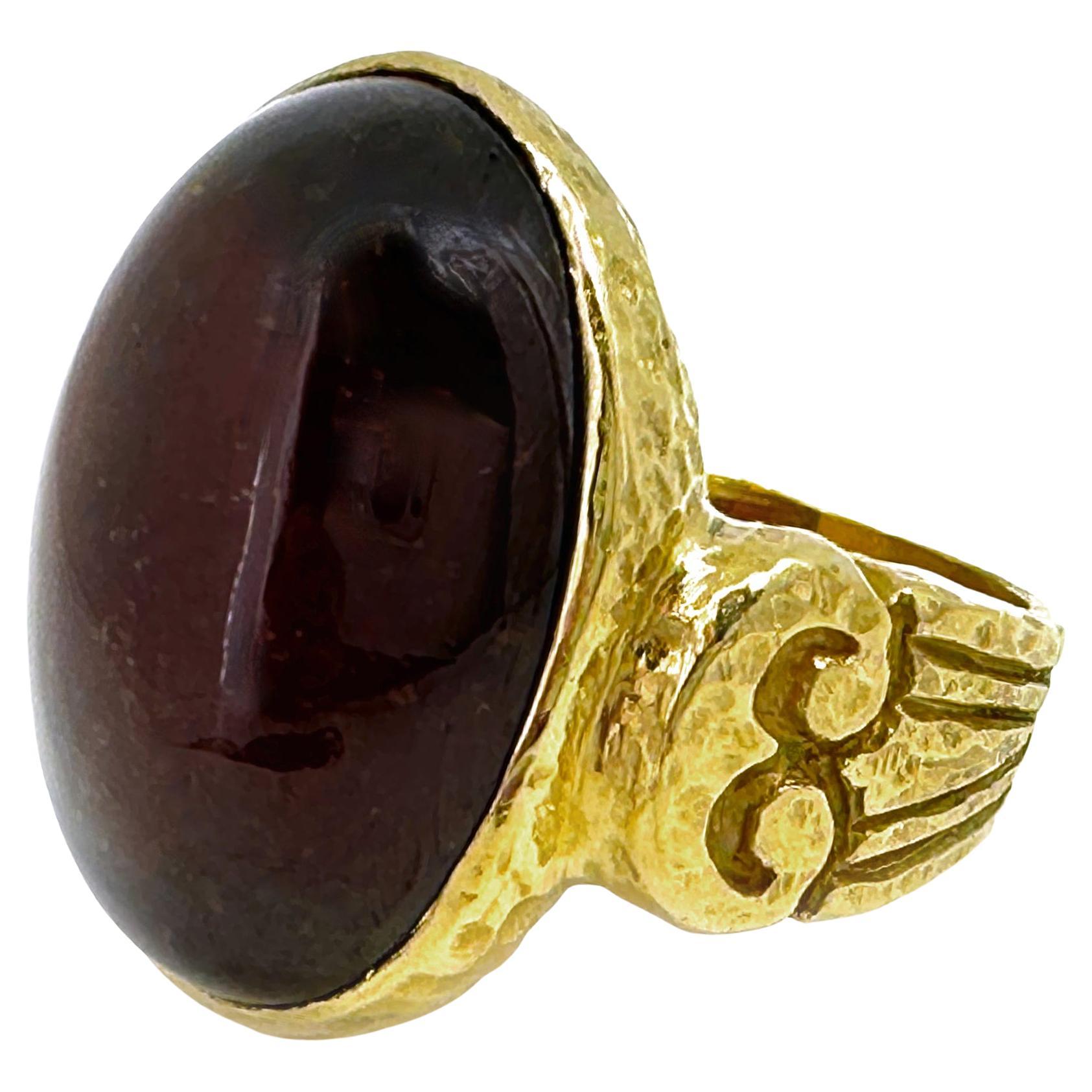 "Columns" Ring in Hammered Yellow Gold with 36 Carat Hessonite Garnet Cabochon For Sale
