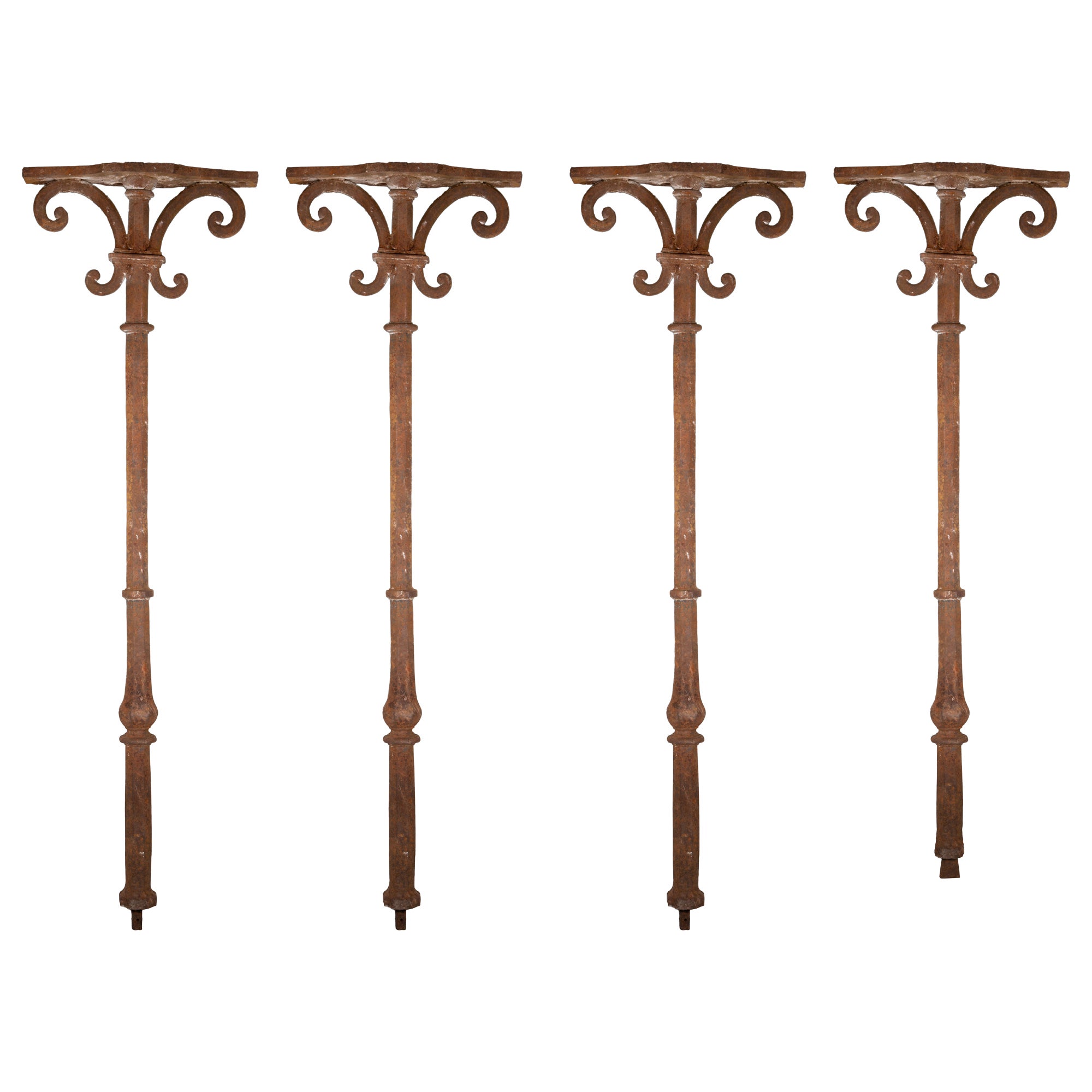 Columns. Wrought iron. 17th century
