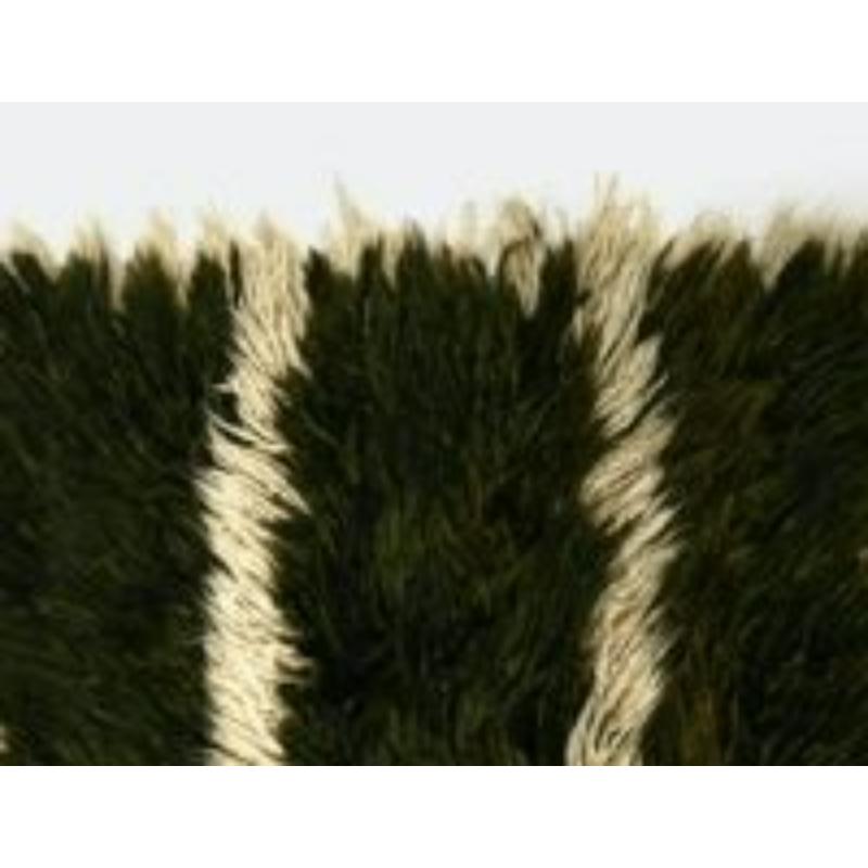 Dark Green and Ecru
Lambswool and Mohair handwoven
L190 x W135 cm