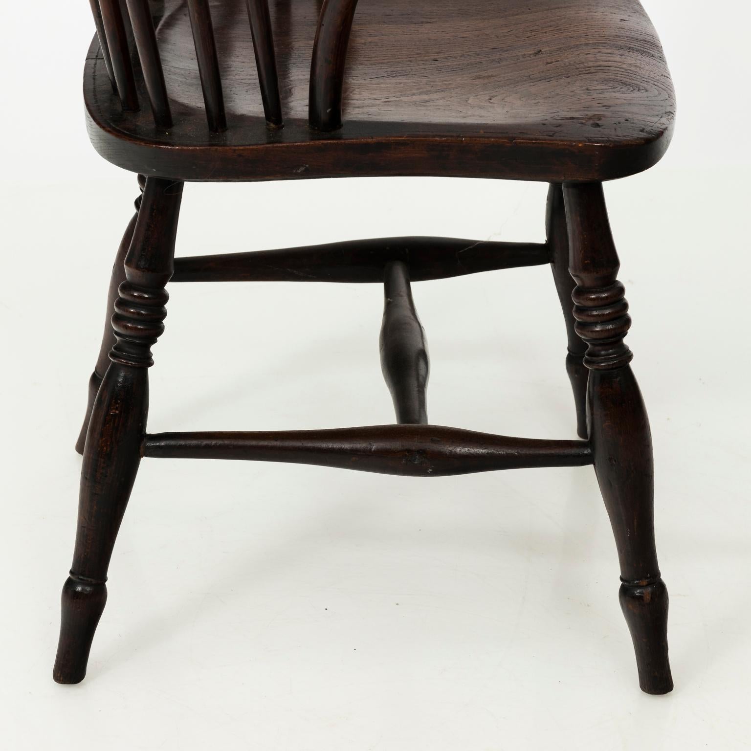 American Colonial Comb Back Windsor Chair