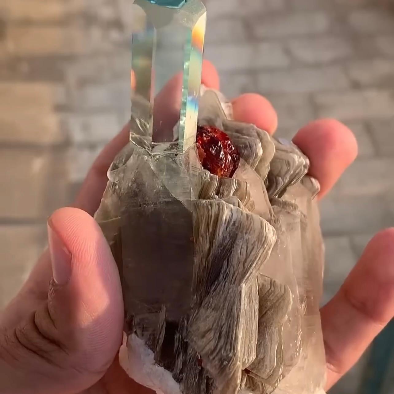 Combination Of Aquamarine On Smoky Quartz With Spessertine Garnet From Pakistan In Good Condition For Sale In Peshawar, PK