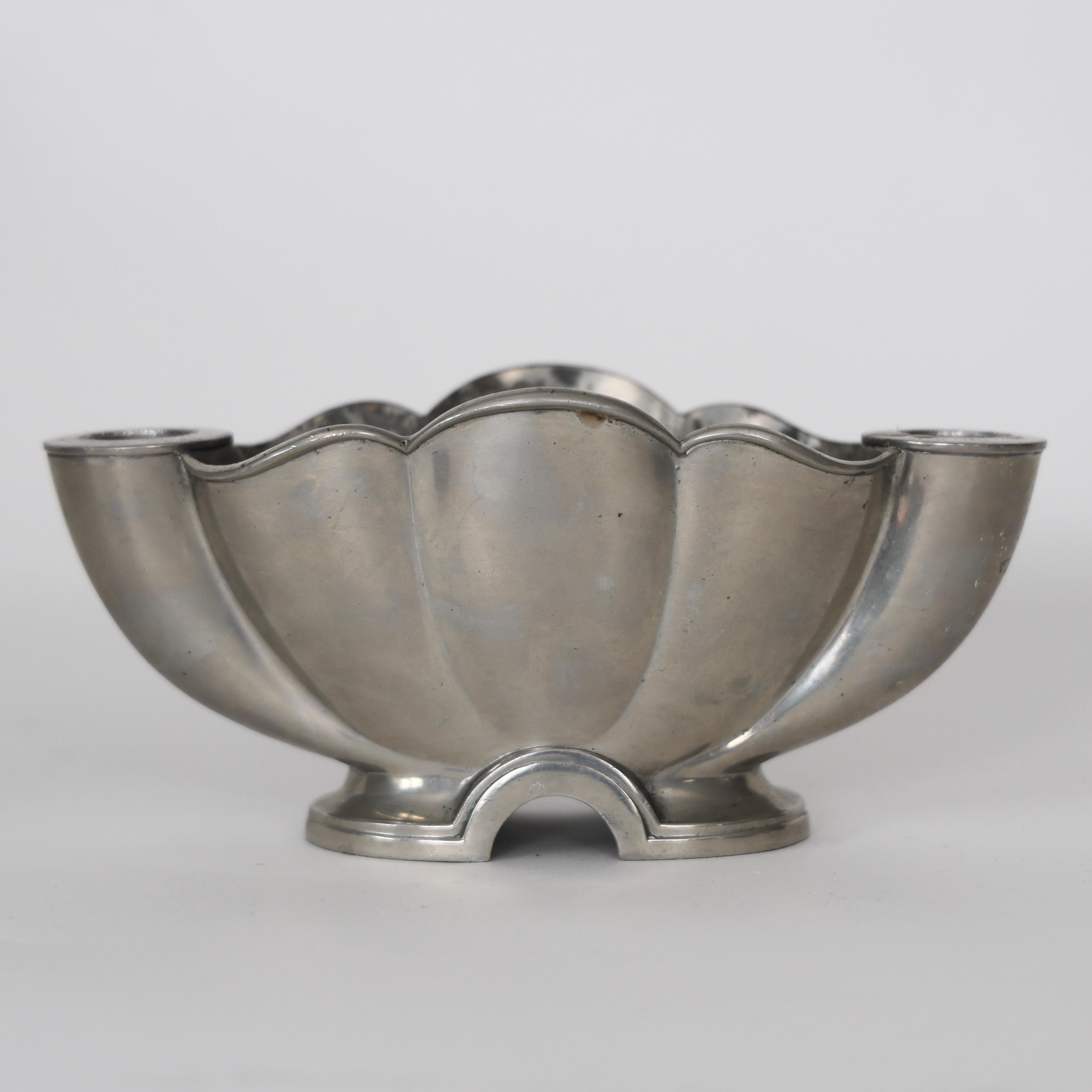 Vaso e portacandele combinati in peltro di Just Andersen, anni '30, Danimarca in vendita 1