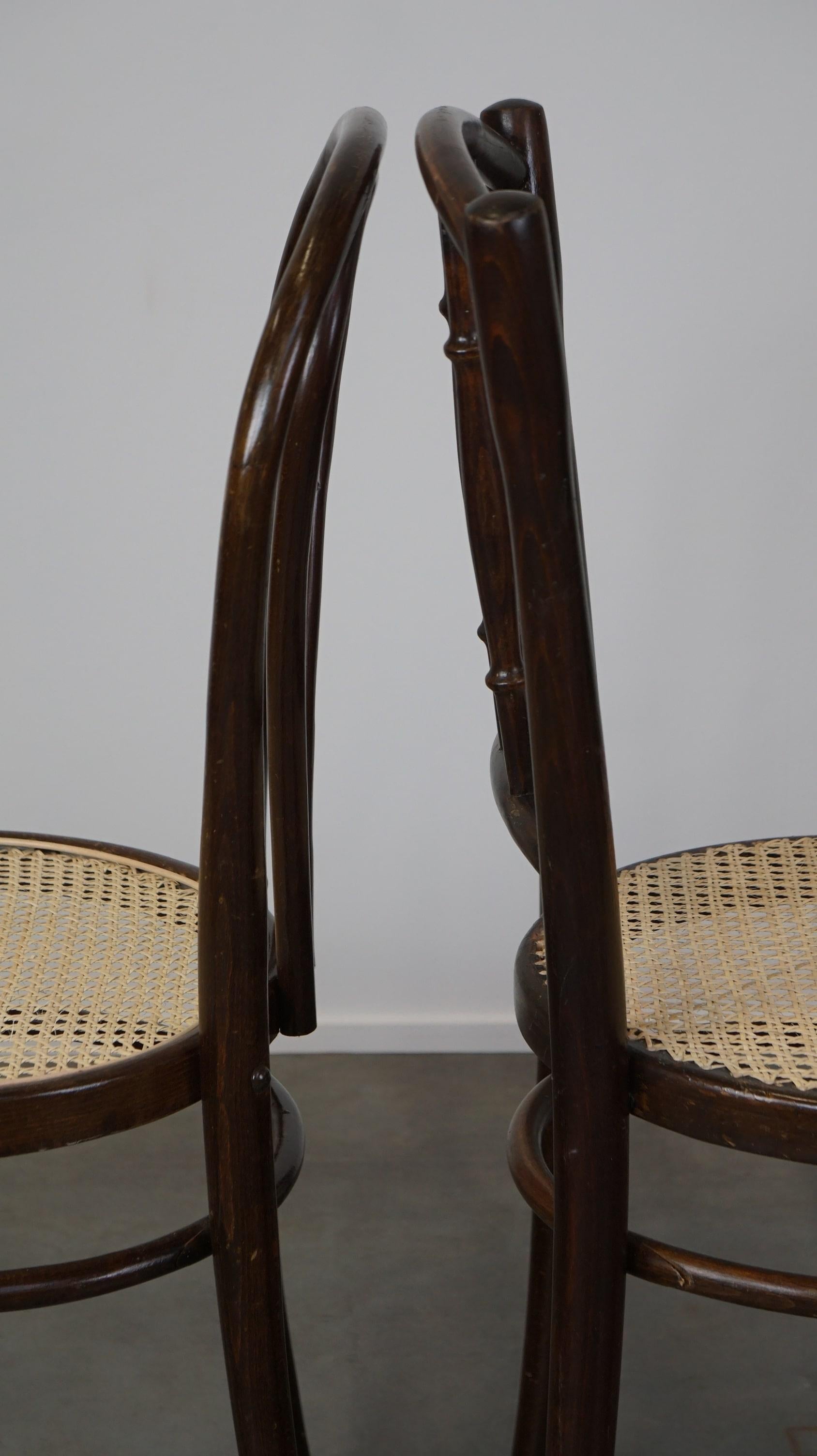 Combined set of 4 original antique Thonet bistro chairs with new seats For Sale 10