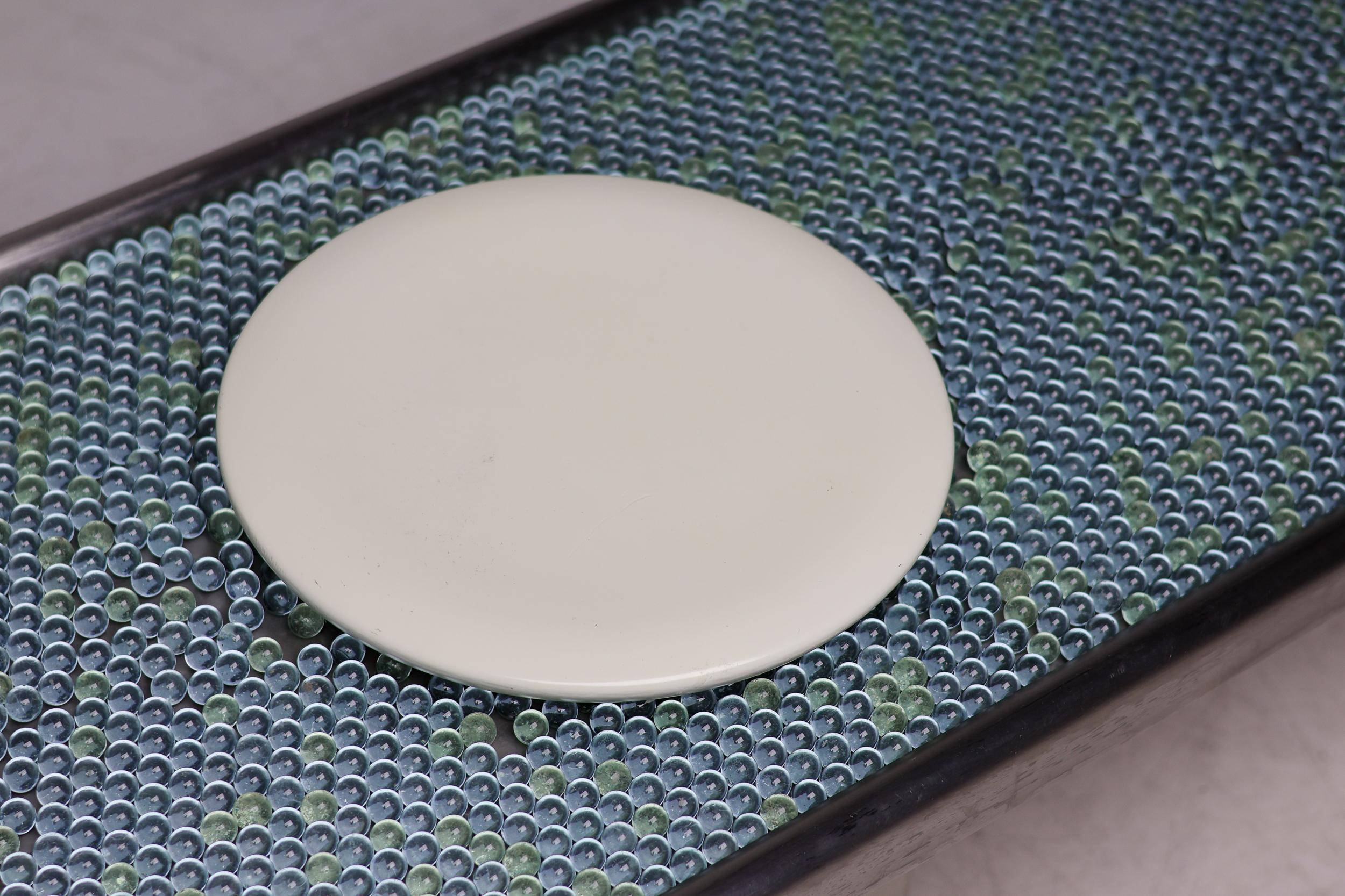 Banc Come A Little Bit Closer de Nina Farkache Droog, design néerlandais post-moderne en vente 1