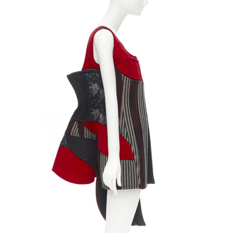 COME DES GARCONS 2001 Runway Vintage rot Samt Tweed dekonstruiert Korsett S im Zustand „Hervorragend“ im Angebot in Hong Kong, NT