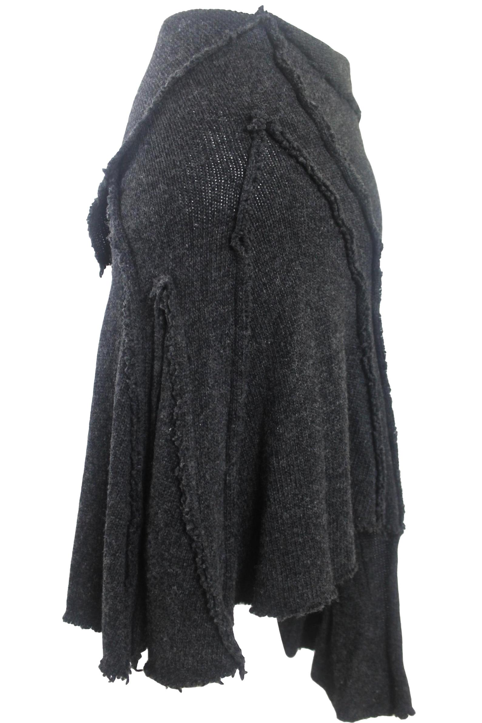 Come des Garcons 2002 Collection Wool Knit Skirt In Good Condition For Sale In Bath, GB