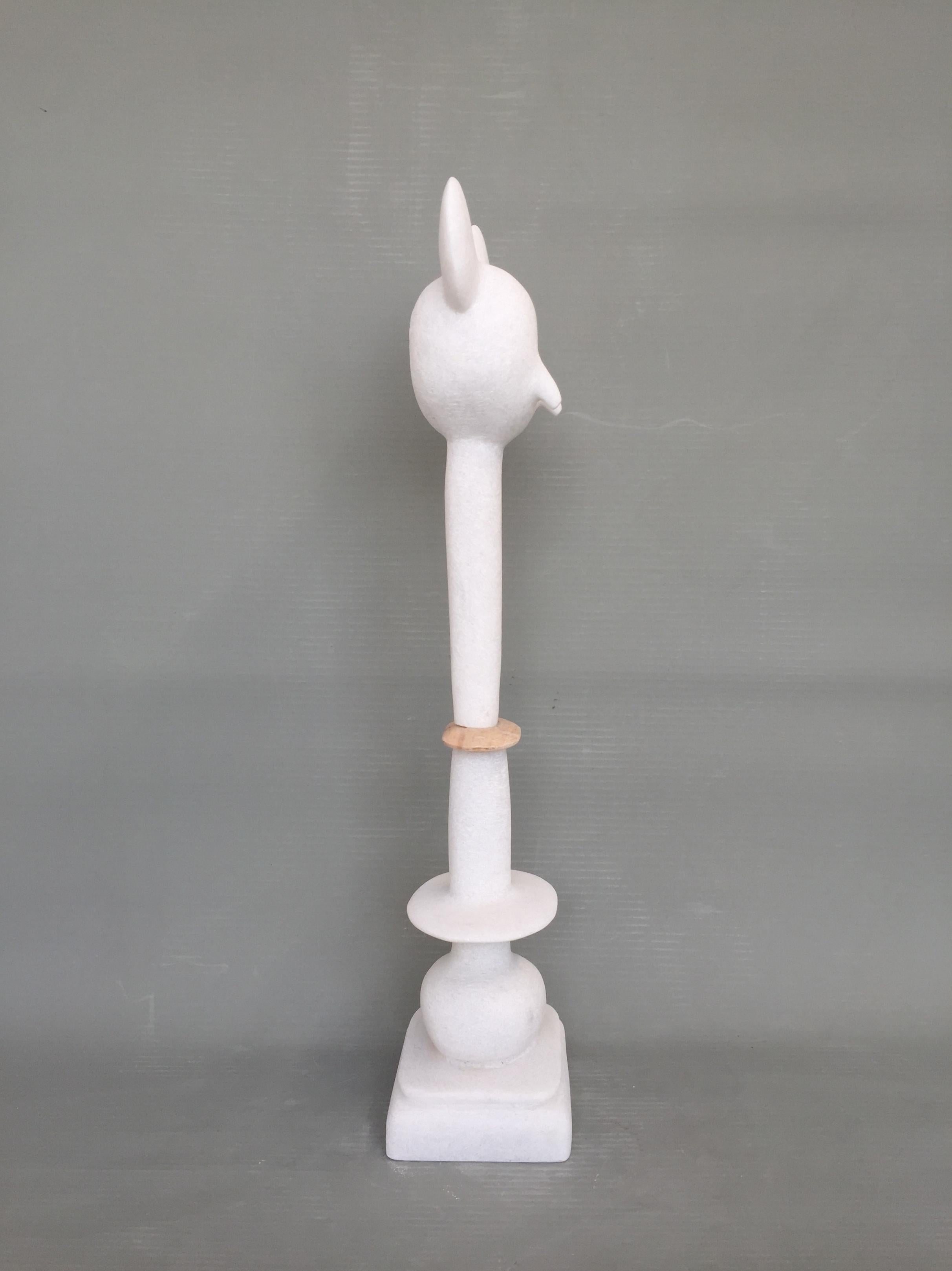 Postmoderno Commedia e tragedia dell'animale Scultura in marmo di Tom von Kaenel in vendita