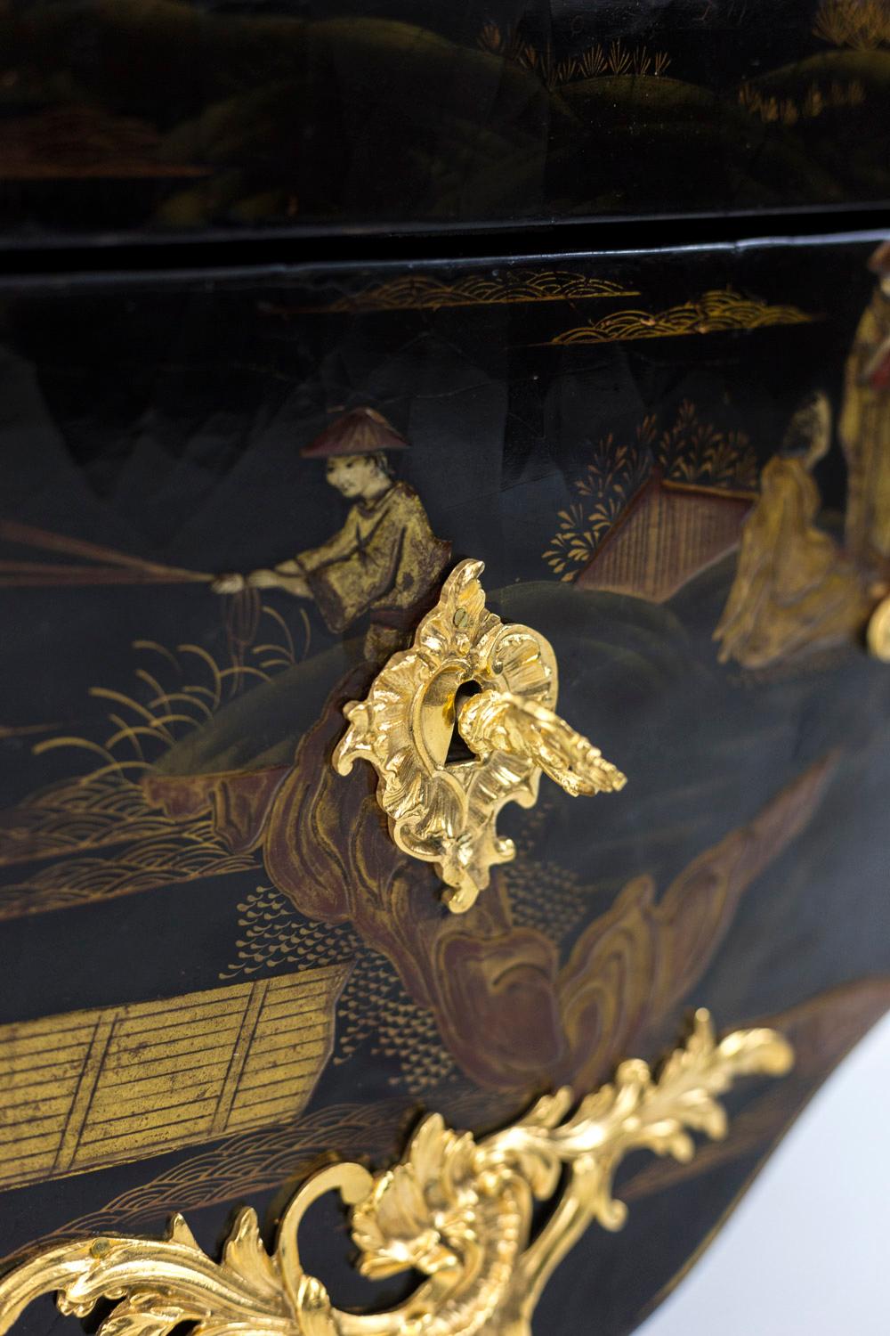Comelli, Louis XV Style Commode, Chinese Style Lacquer, 1950s 4