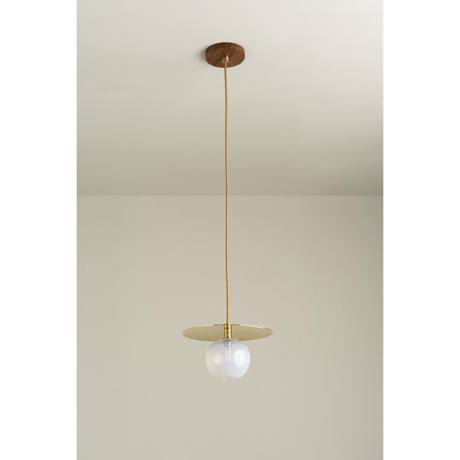 Postmoderne Lampe à suspension moderne Cometa en laiton et verre par Isabel Moncada en vente
