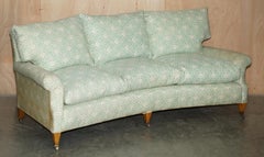 COMFORTABLE 1950's HOWARD & SON'S LENYGON & MORANT CURVED TICKING FABRIC SOFA