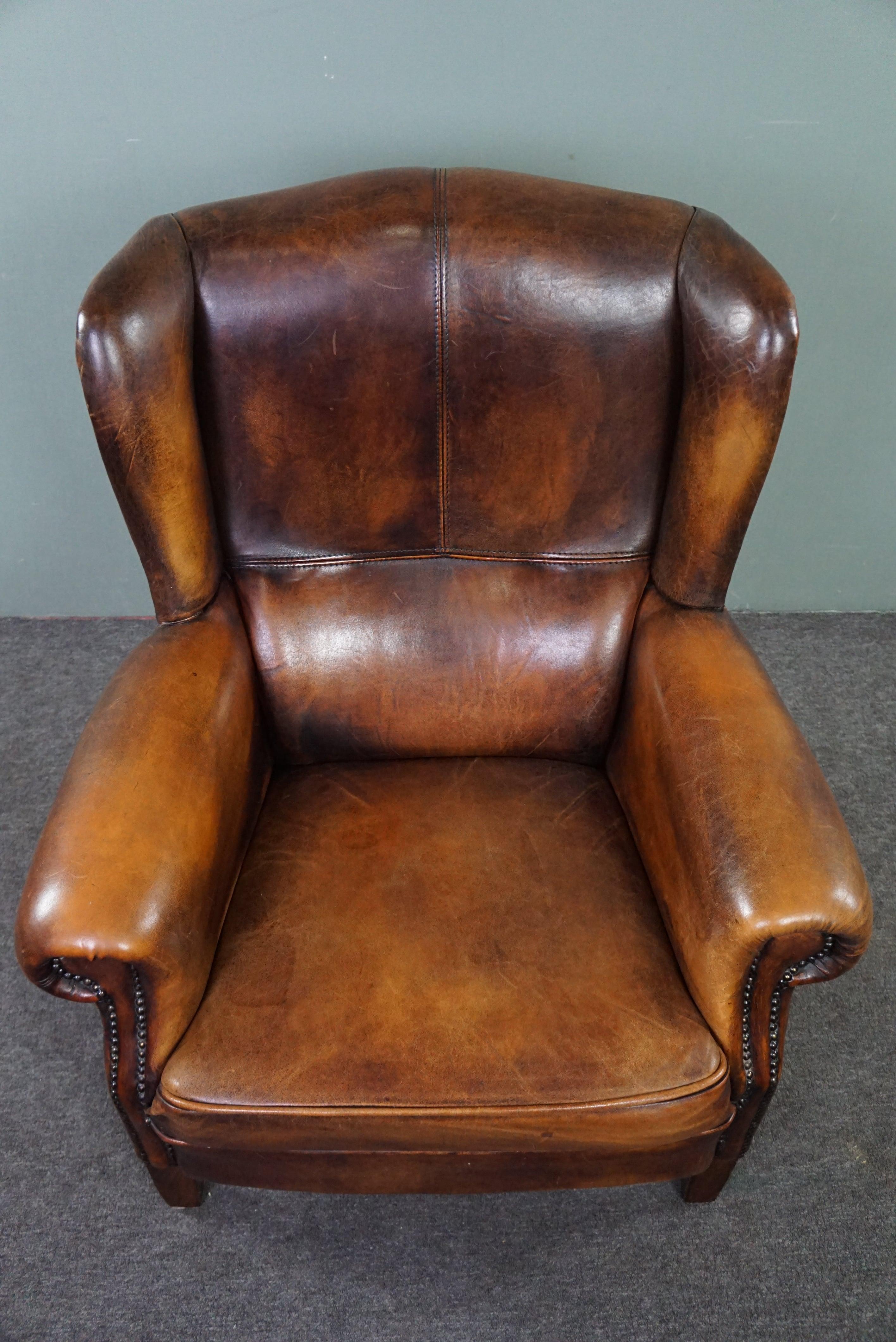 Comfortable and beautifully colored sheepskin leather wing chair 3