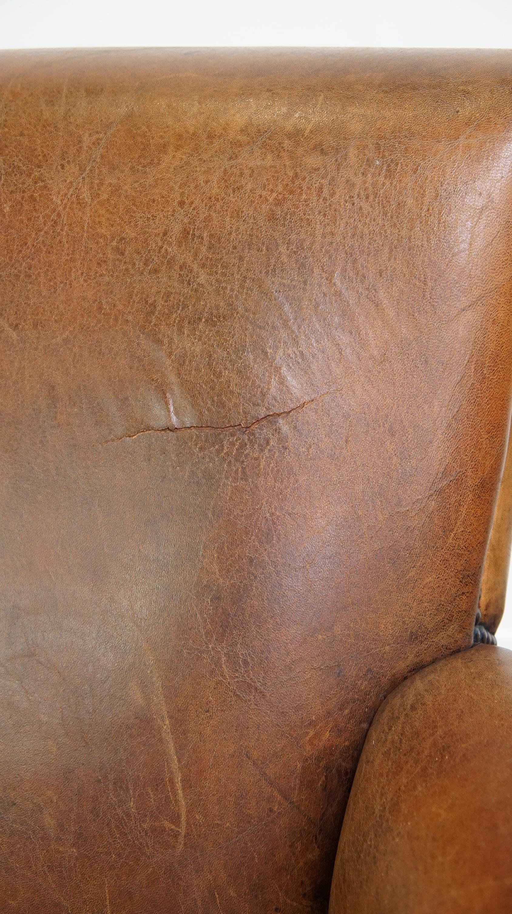 Fauteuil confortable et charmant en cuir de mouton en vente 4