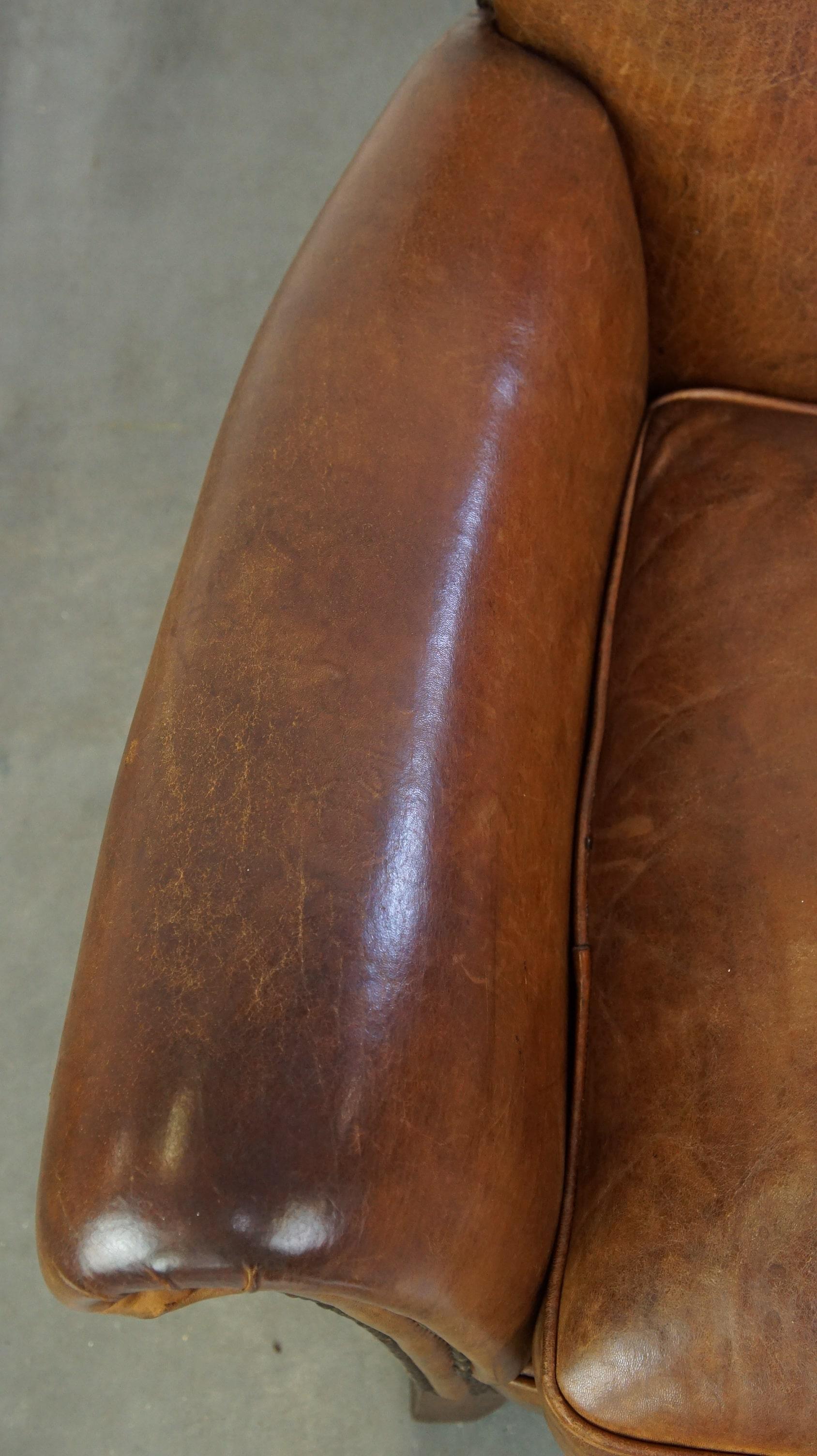 Fauteuil confortable et charmant en cuir de mouton en vente 1