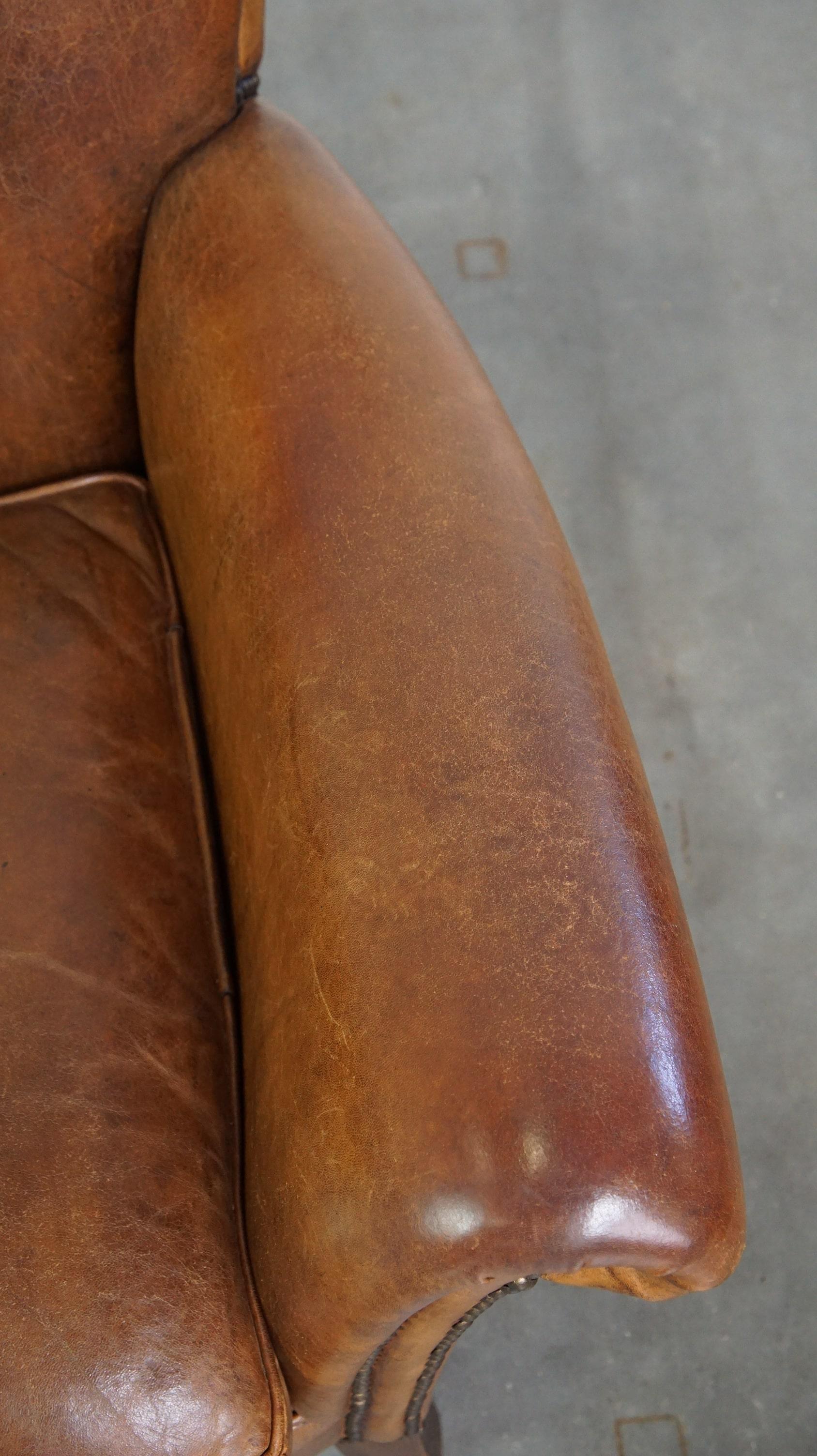 Fauteuil confortable et charmant en cuir de mouton en vente 2