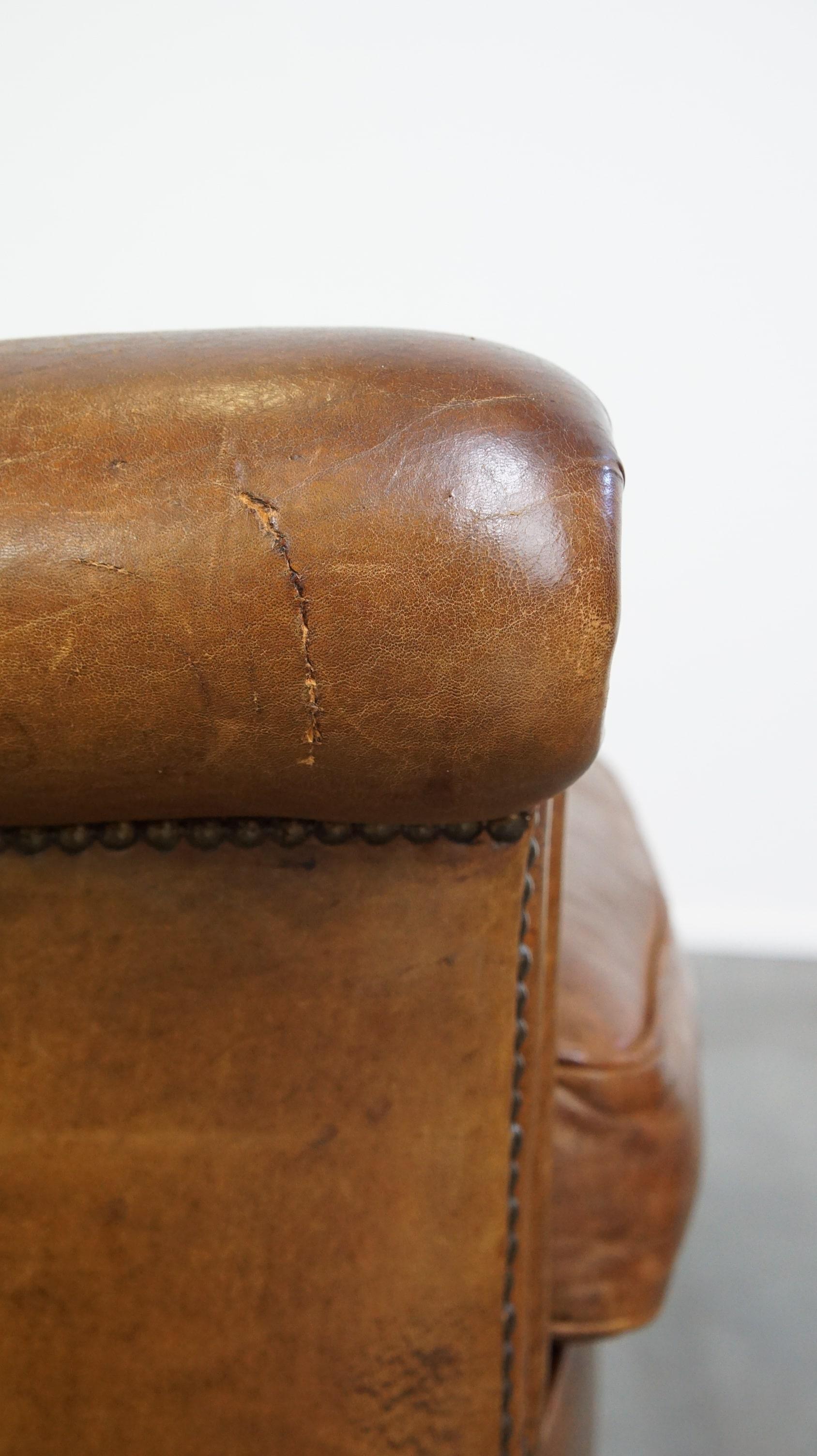 Fauteuil confortable et charmant en cuir de mouton en vente 3