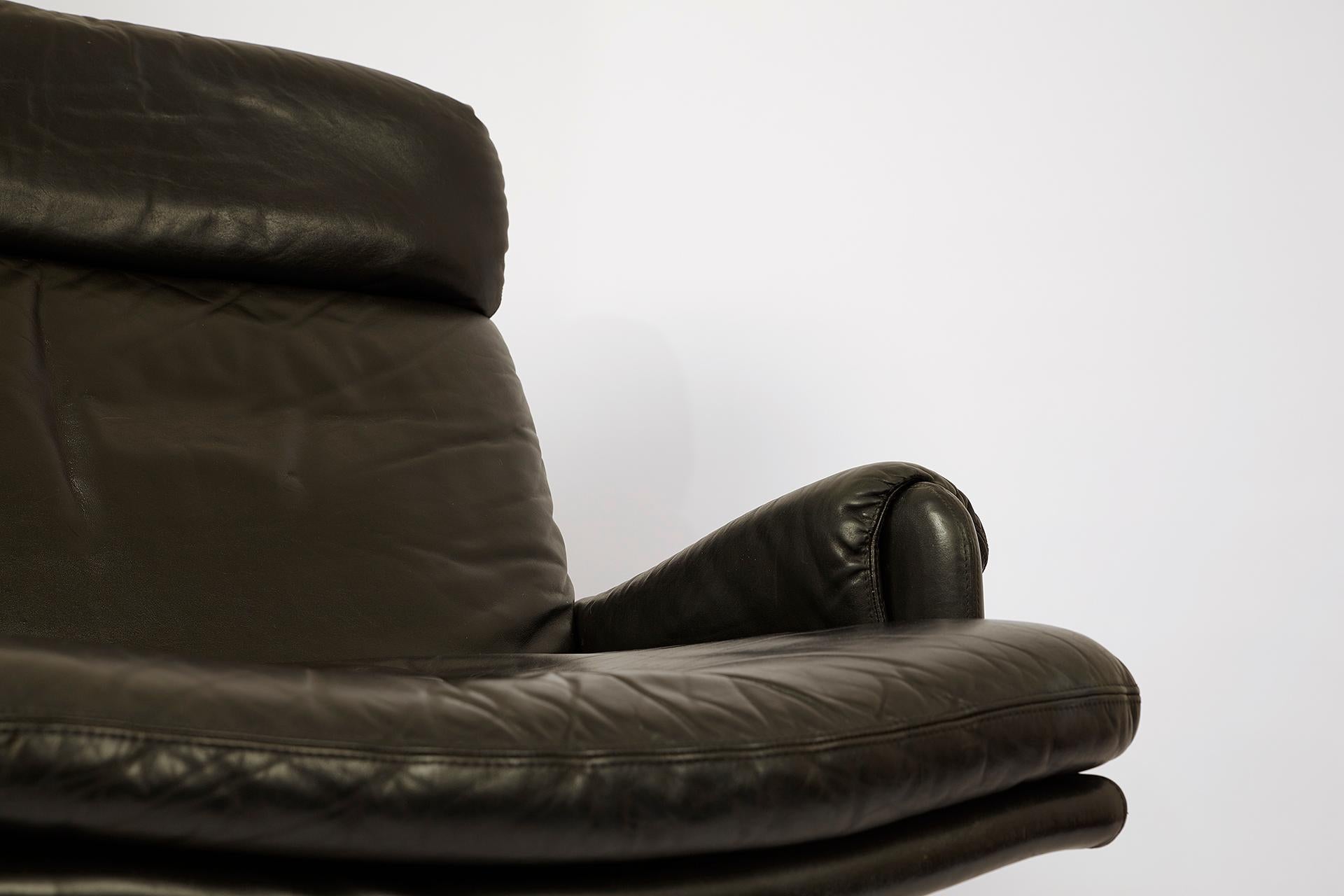 Swiss Comfortable and Elegant 1970s Black Leather Lounge Chair, Switzerland