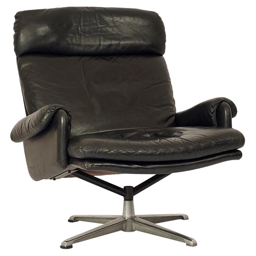 Comfortable and Elegant 1970s Black Leather Lounge Chair, Switzerland