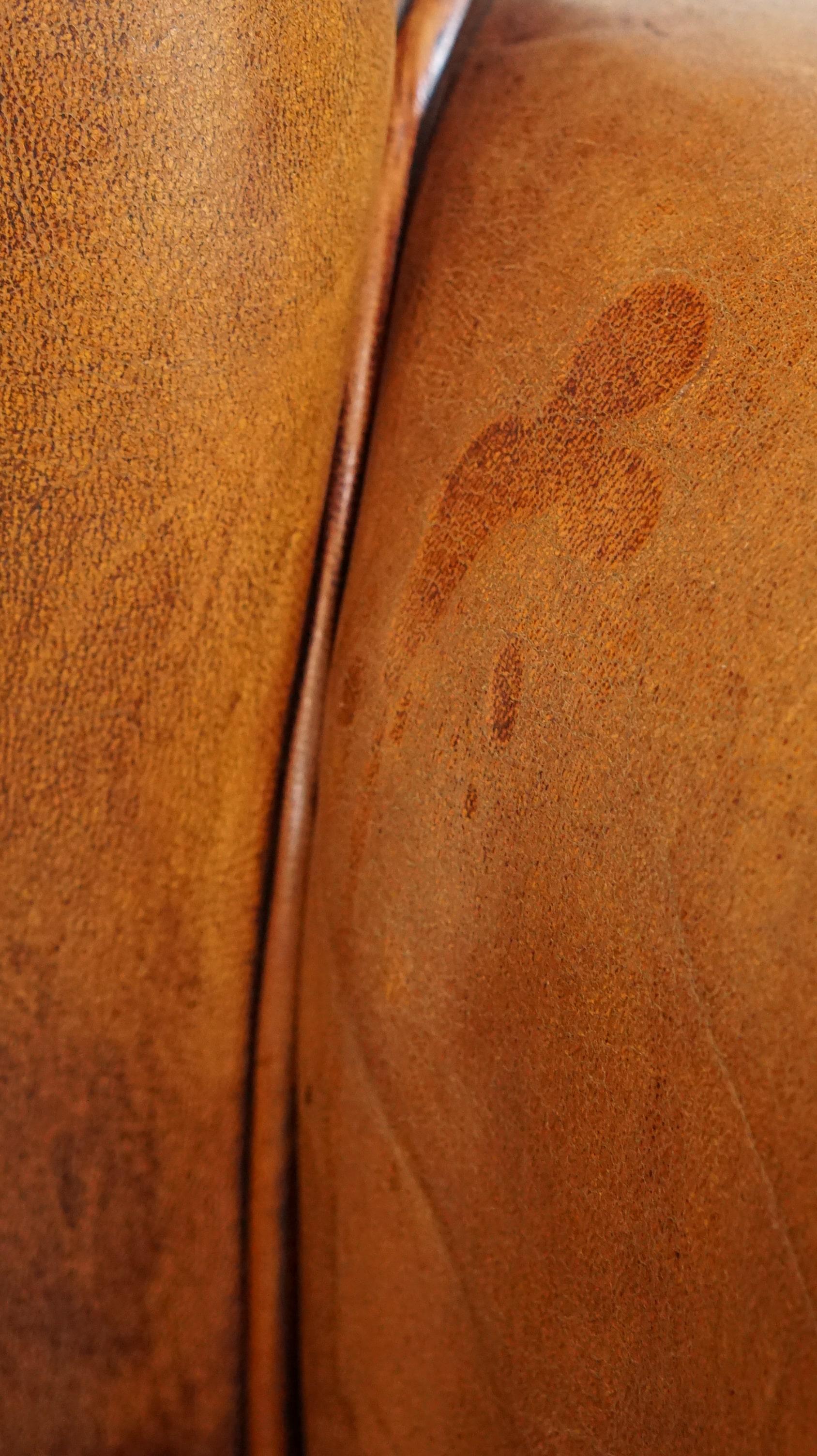 Comfortable armchair made of sheepskin leather finished with decorative nails For Sale 5