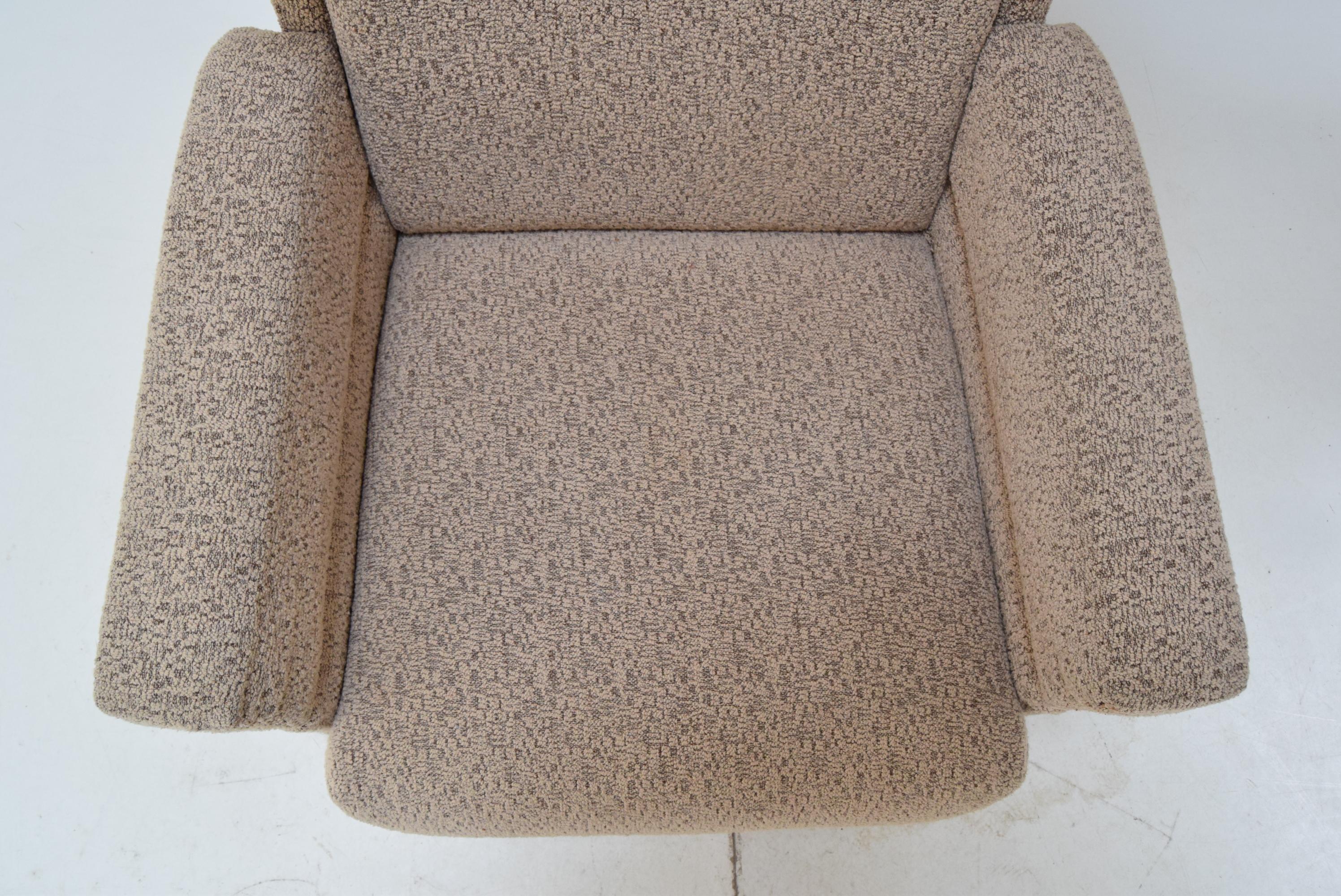 Comfortable armchair with wheels, Czechoslovakia, 1950's For Sale 4