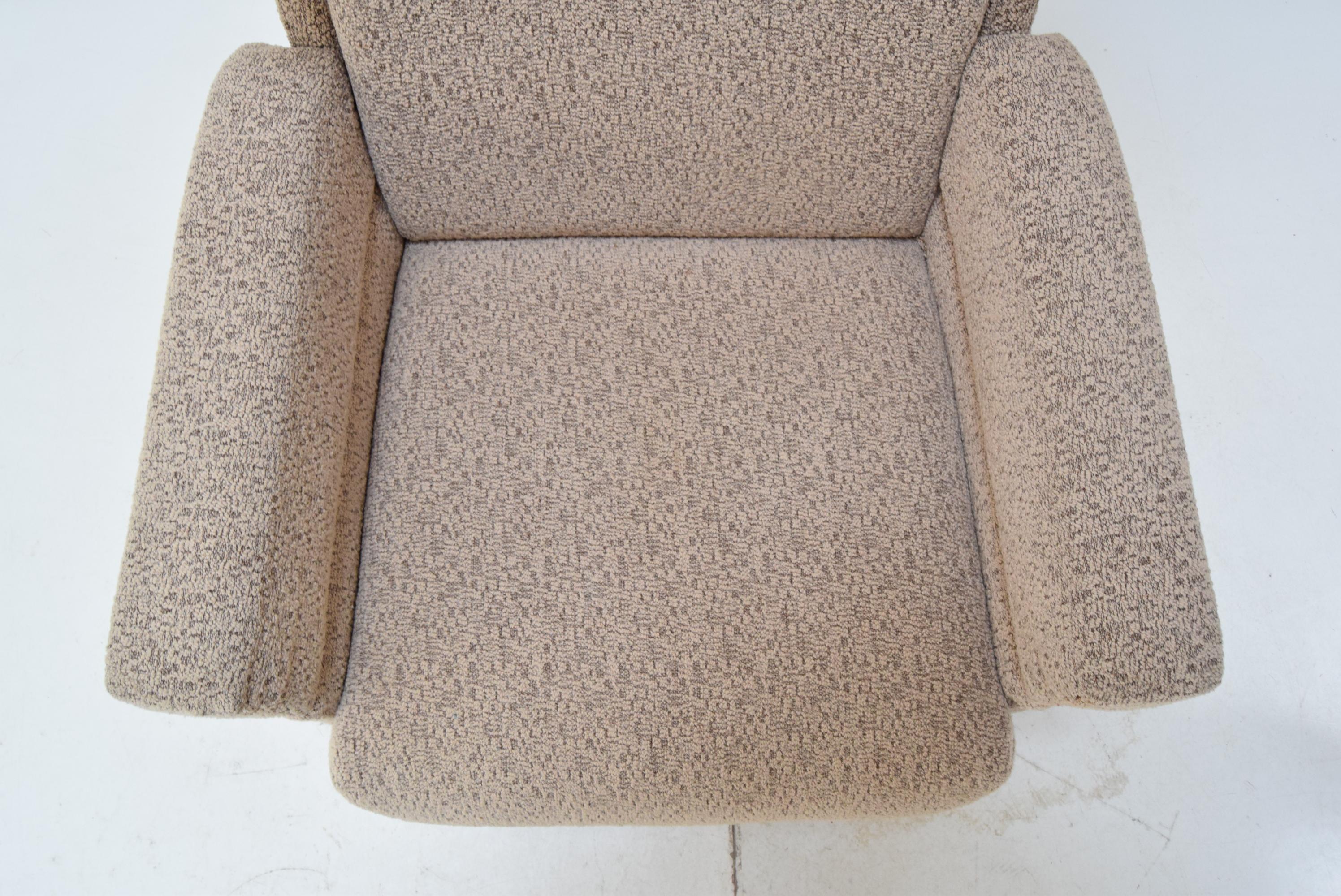 Comfortable armchair with wheels, Czechoslovakia, 1950's For Sale 5
