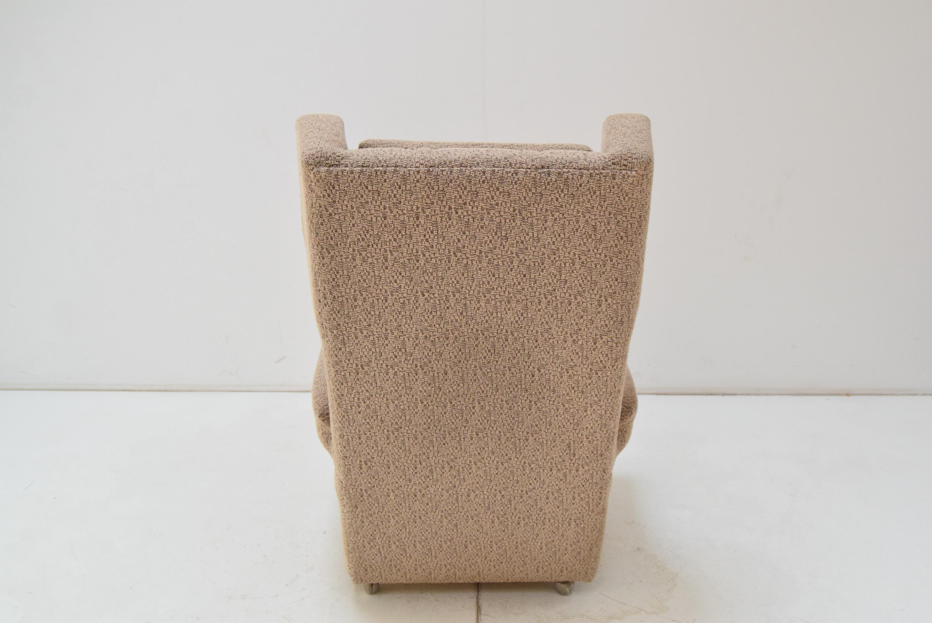 Comfortable armchair with wheels, Czechoslovakia, 1950's For Sale 1