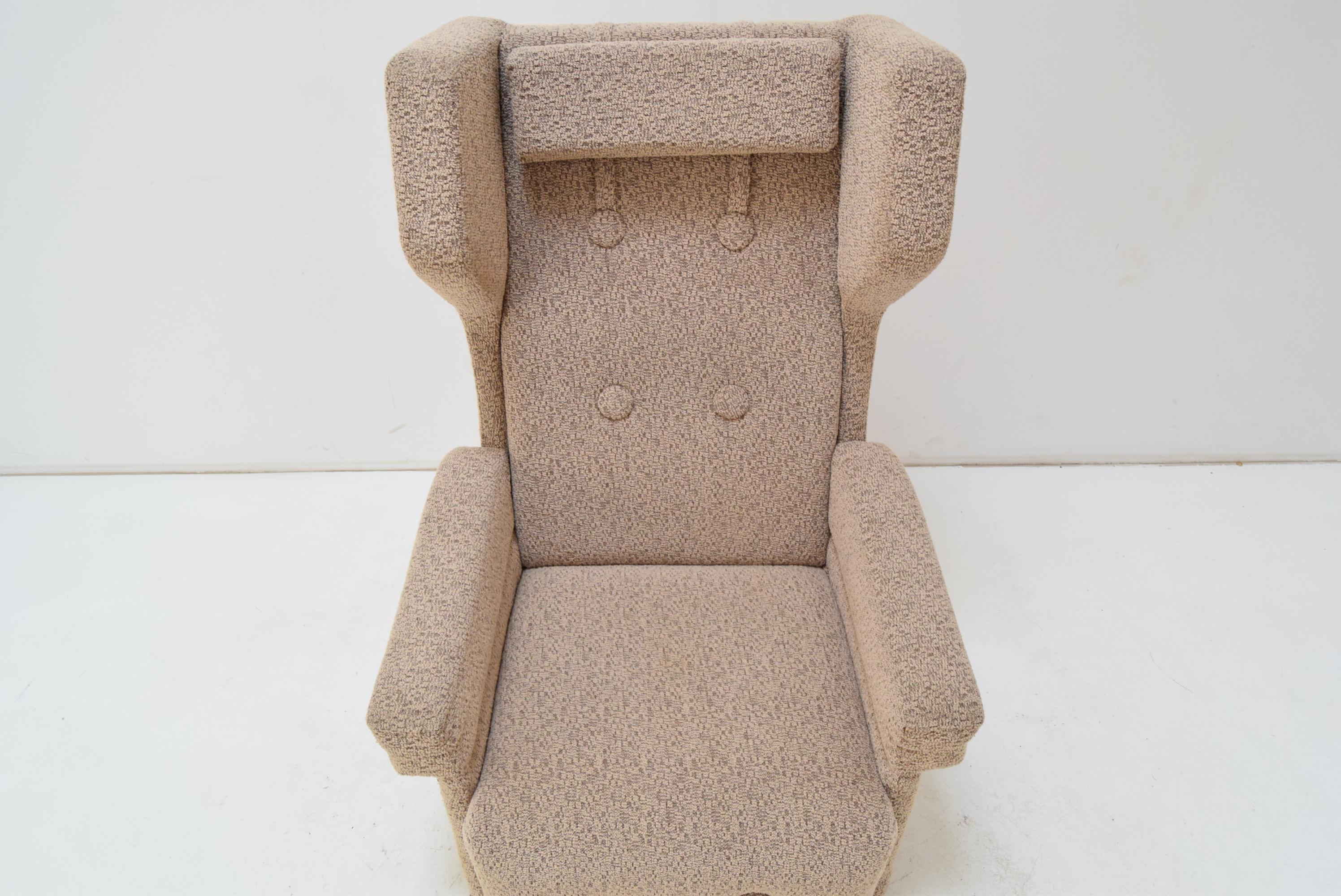 Comfortable armchair with wheels, Czechoslovakia, 1950's For Sale 2
