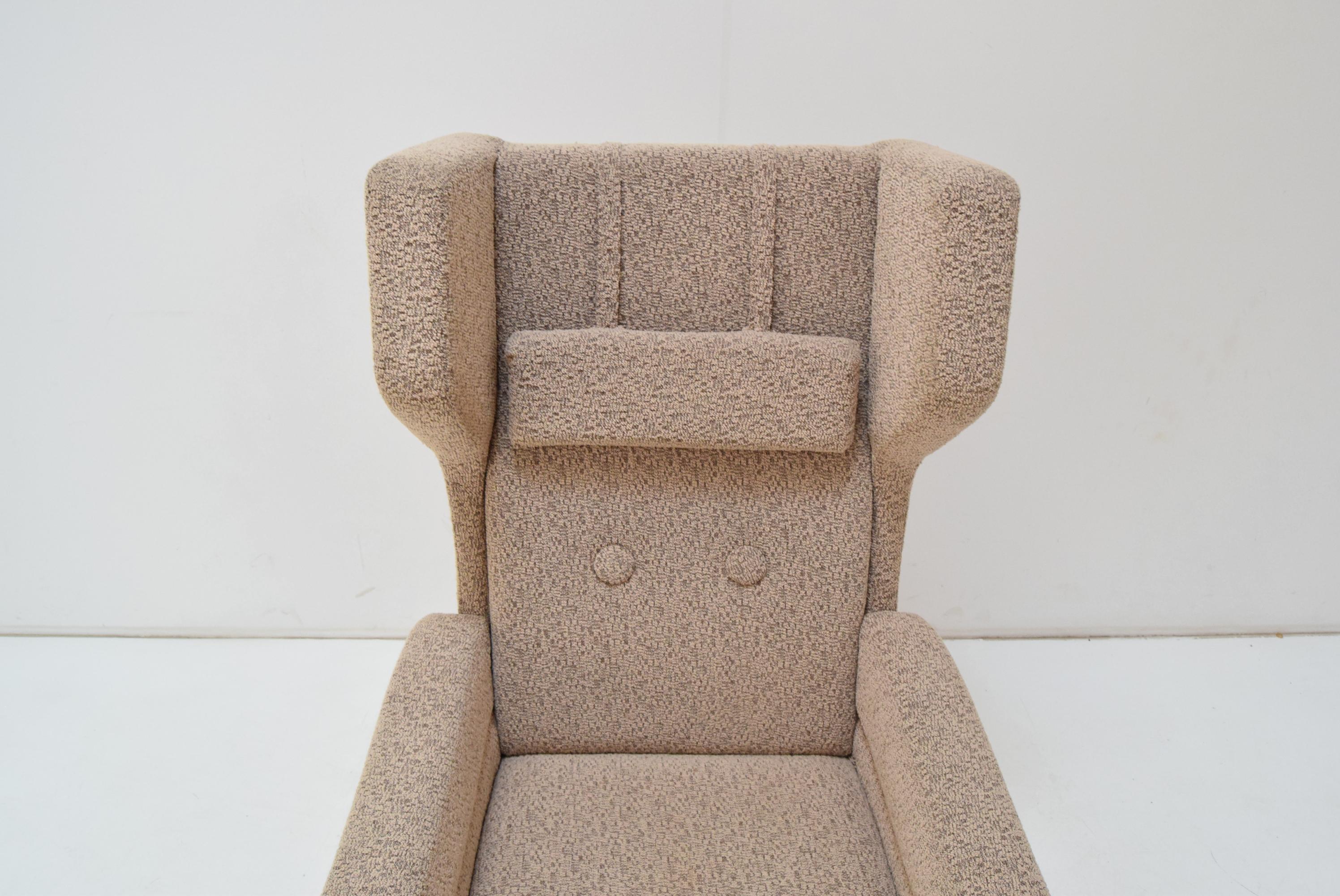 Comfortable armchair with wheels, Czechoslovakia, 1950's For Sale 3