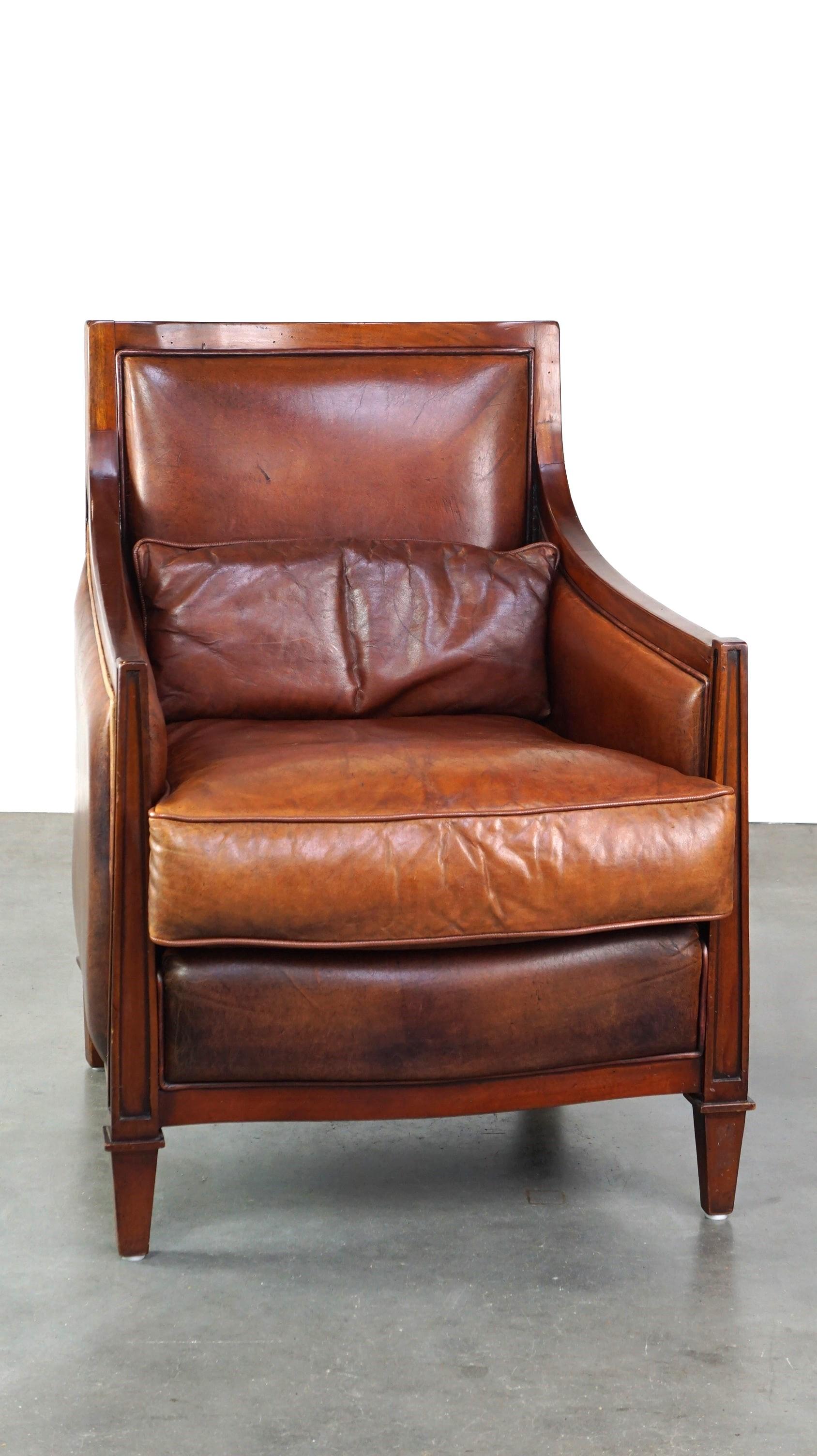 Néerlandais Fauteuil confortable de style Art déco en peau de mouton de couleur cognac en vente