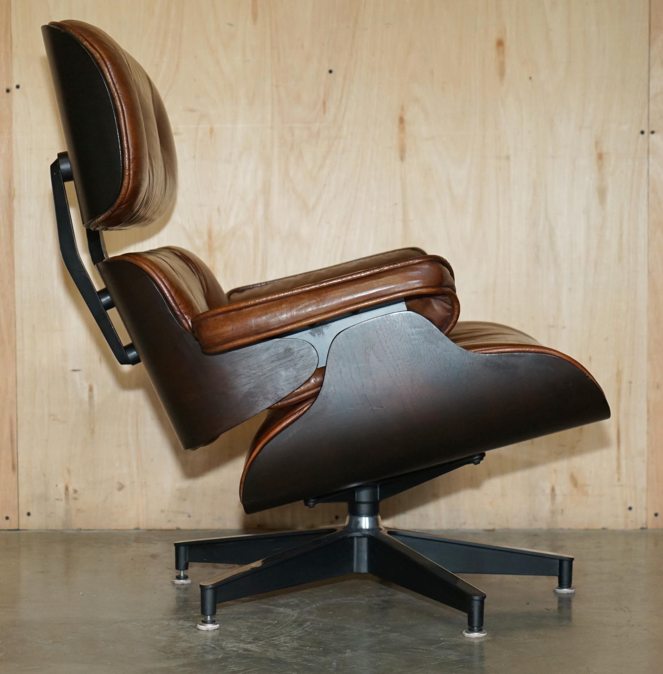 Bequemer Artsome Lounge Sessel & Ottomane aus braunem Leder mit Bugholzgestell im Angebot 4