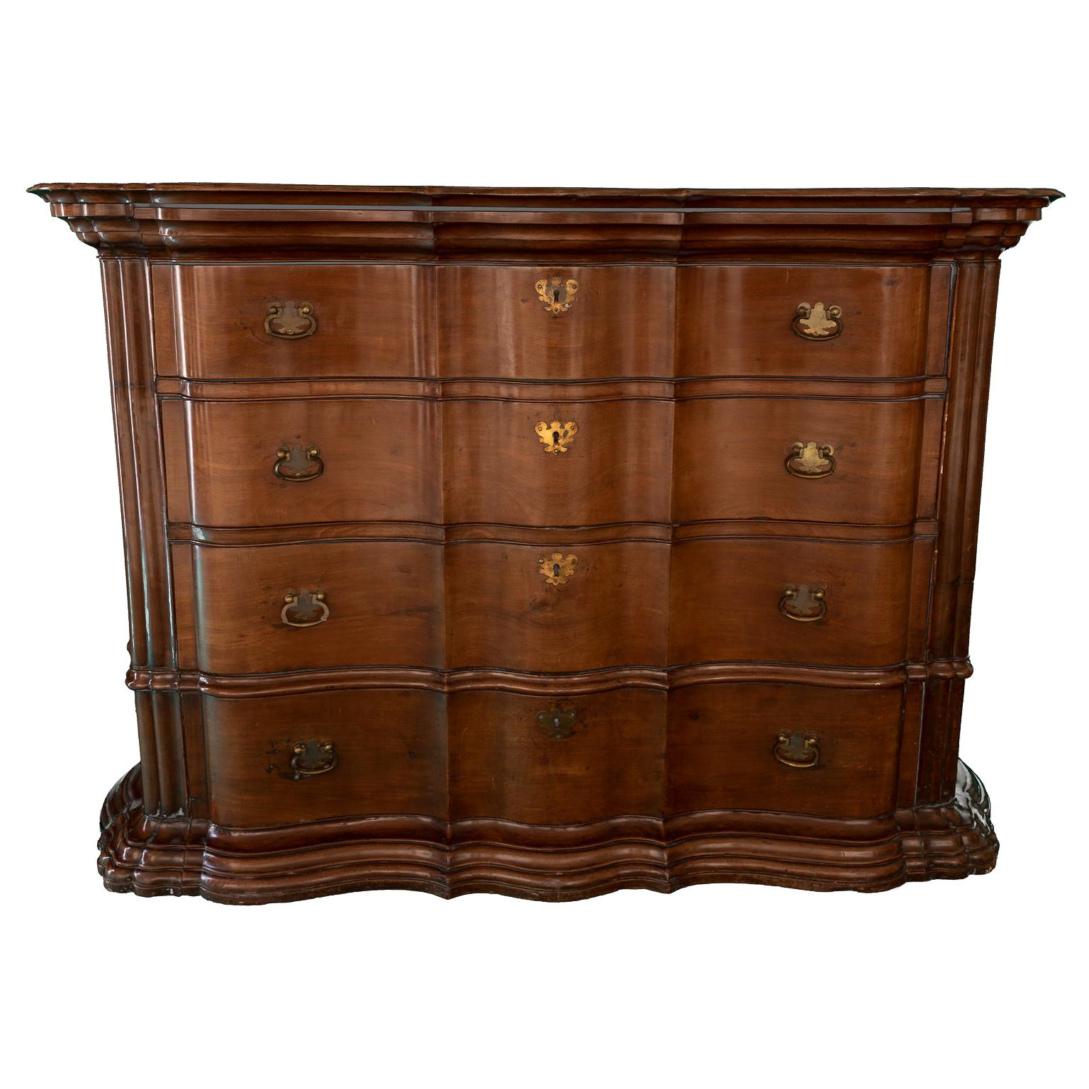 Cómoda de estilo Chippendale en venta