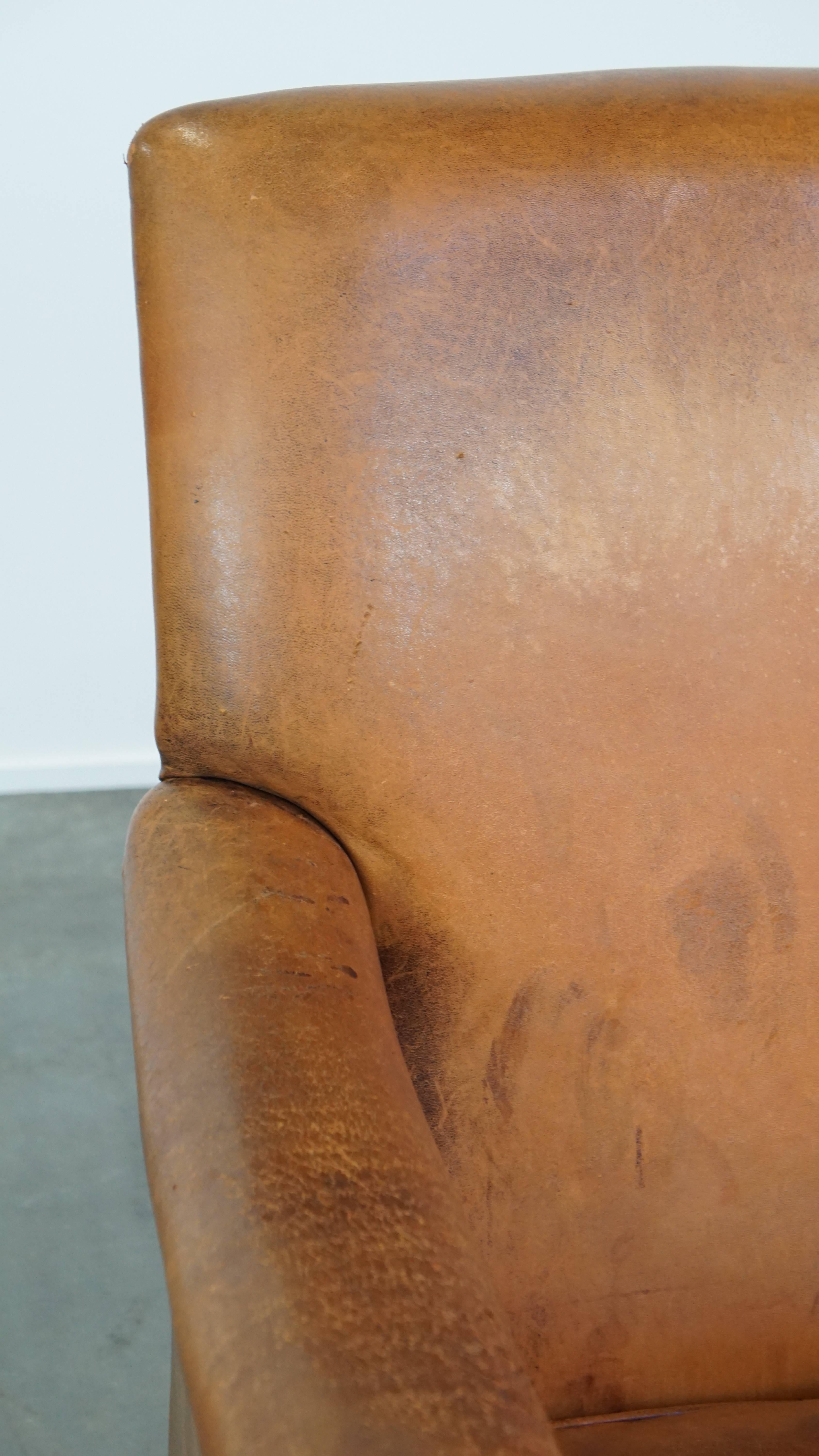 Comfortable Cognac-Colored Sheepskin Leather Armchair with Straight Lines For Sale 5