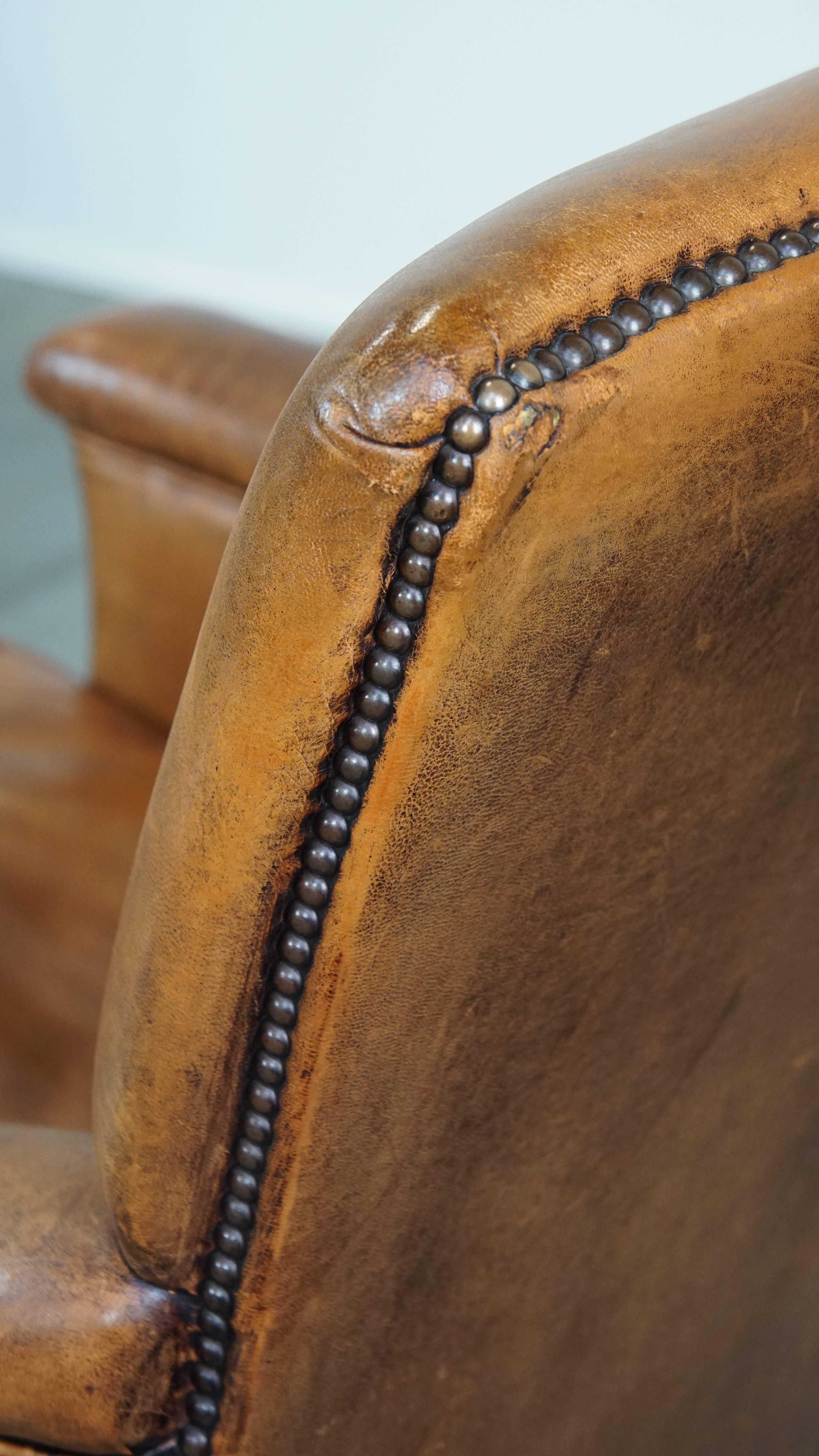 Comfortable Cognac-Colored Sheepskin Leather Armchair with Straight Lines For Sale 7