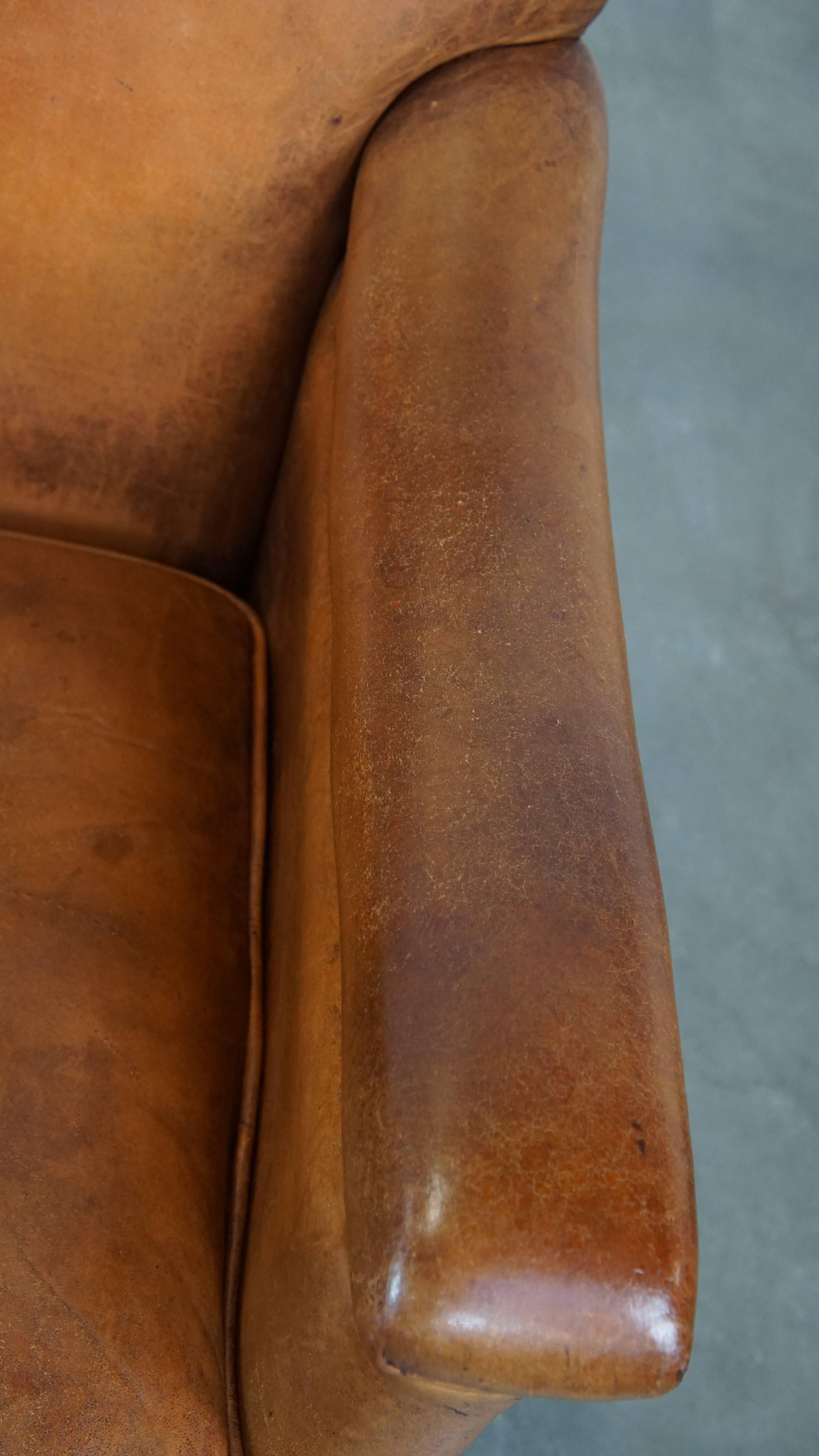 Comfortable Cognac-Colored Sheepskin Leather Armchair with Straight Lines For Sale 2
