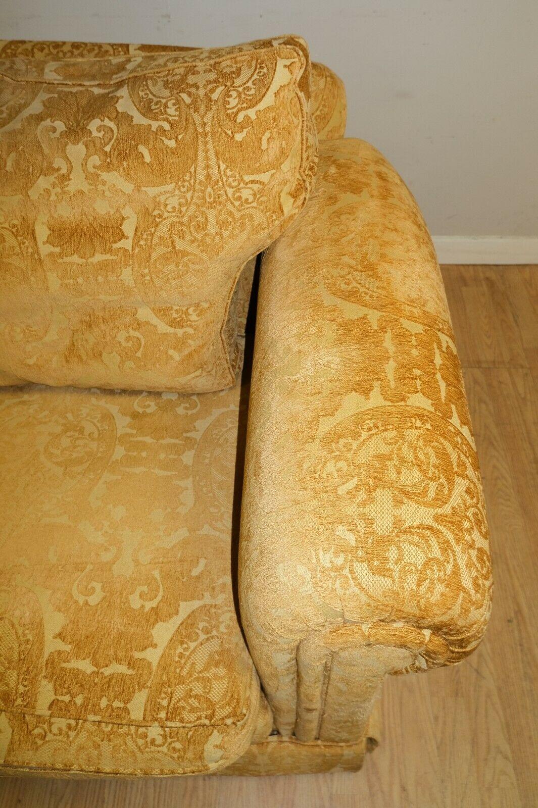 20th Century Comfortable Duresta Walford Two Seater Tumeric Sofa with Reversible Cushions