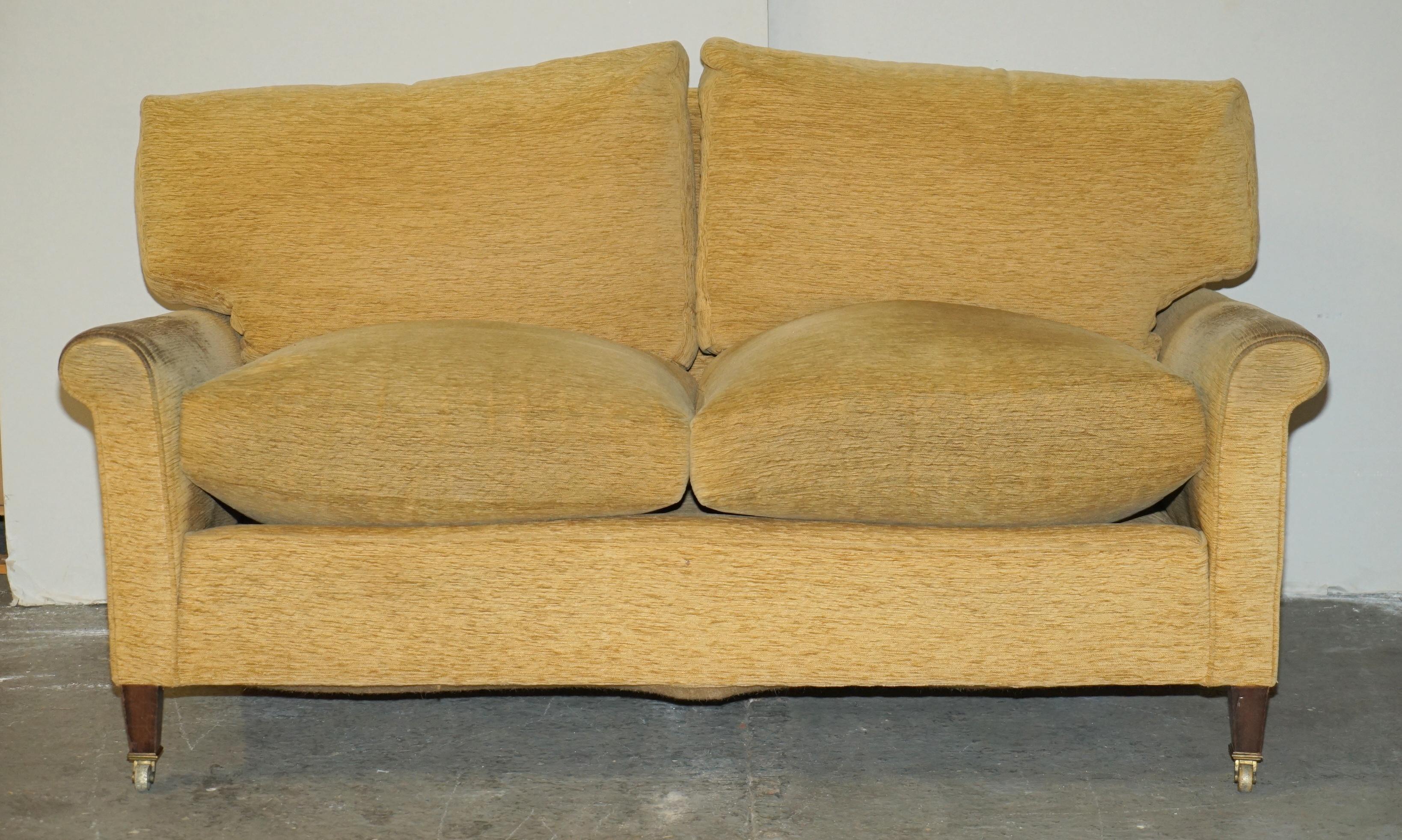 Late Victorian COMFORTABLE HOWARD & SON'S VICTORIAN 2-3 SEAT SOFA FOR REUPHOLSTERY RESTORATiON For Sale