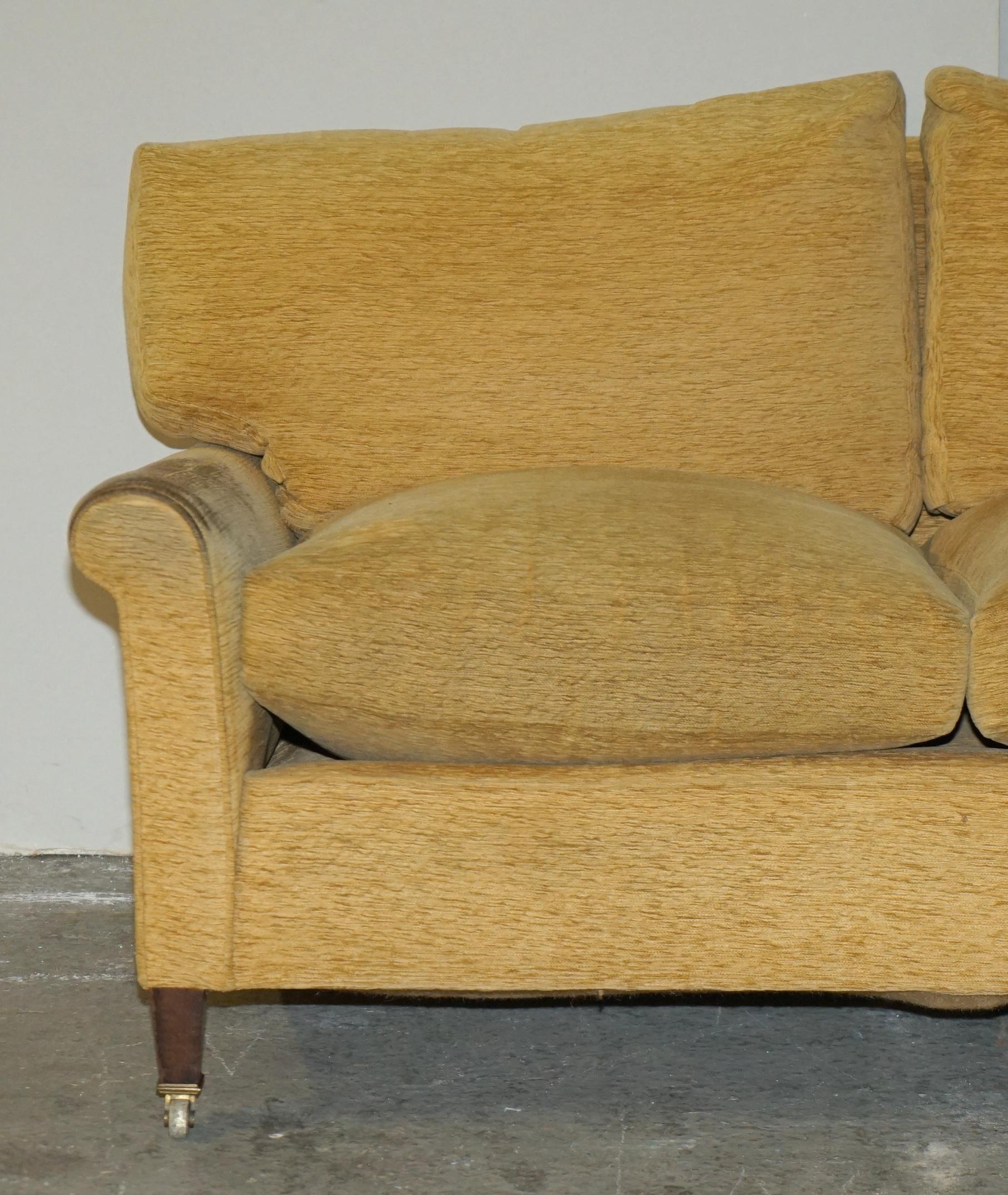 English COMFORTABLE HOWARD & SON'S VICTORIAN 2-3 SEAT SOFA FOR REUPHOLSTERY RESTORATiON For Sale