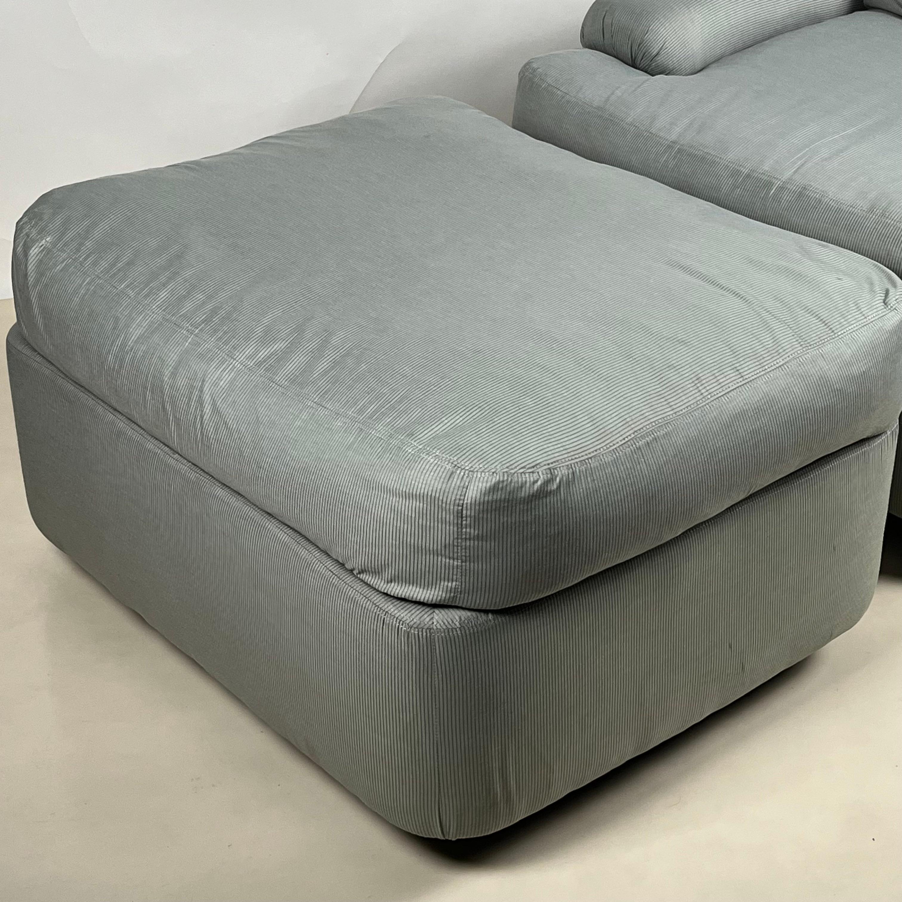Moderno Comoda sedia da salotto e ottomana di Milo Baughman per Directional in vendita