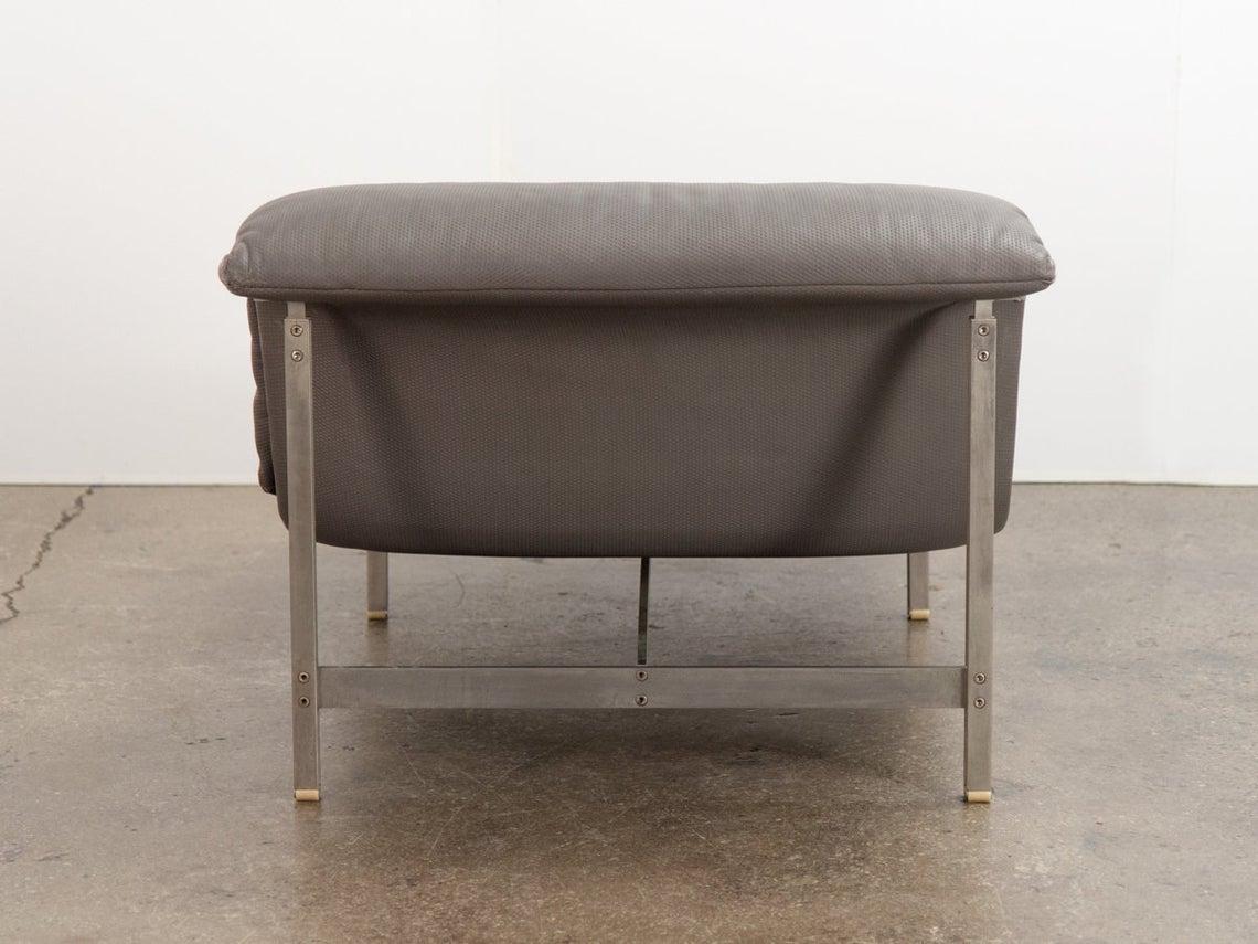 Comfortable 'Onda' or 'Wave' Chaise by Giovanni Offredi for Saporiti In Good Condition In Los Angeles, CA