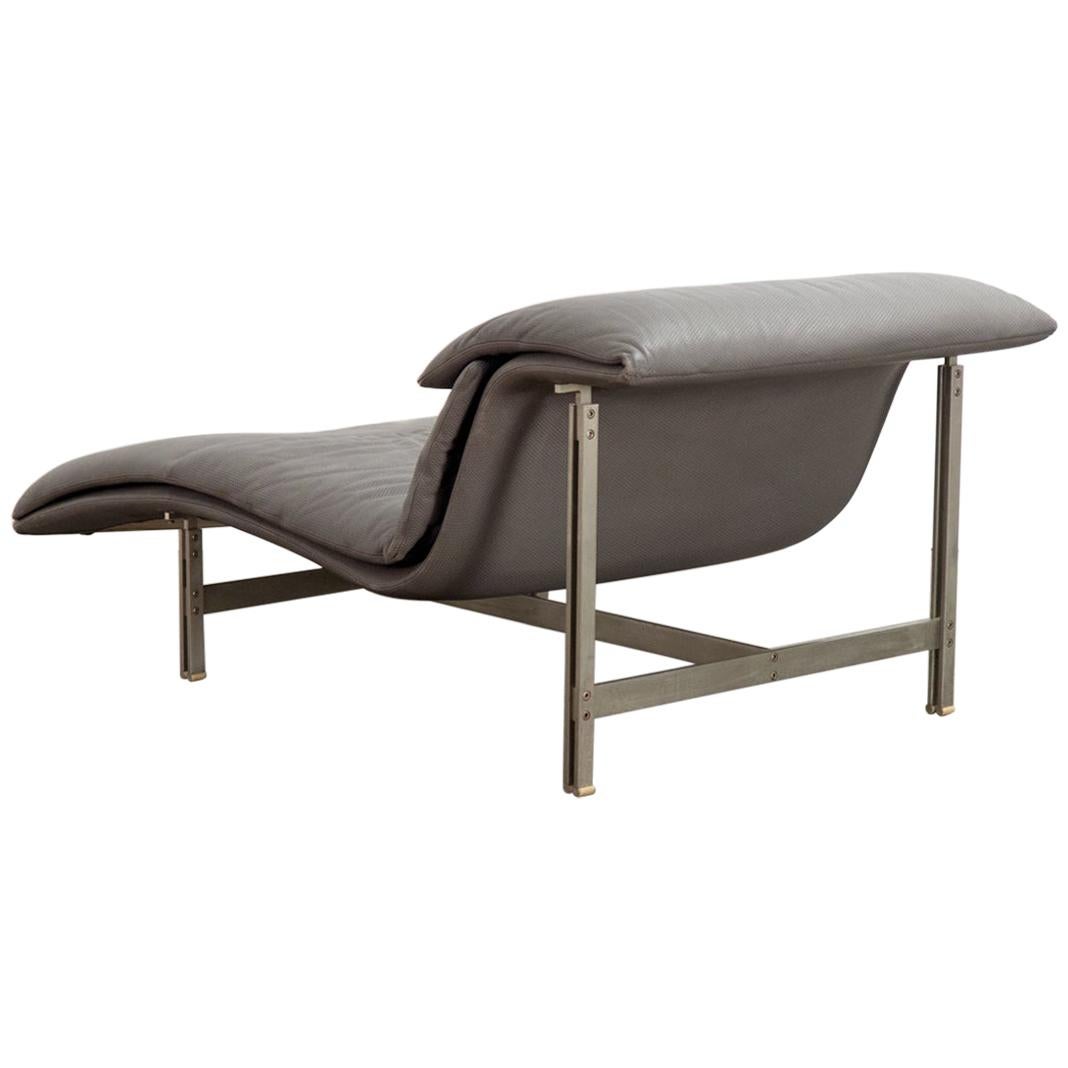 Comfortable 'Onda' or 'Wave' Chaise by Giovanni Offredi for Saporiti