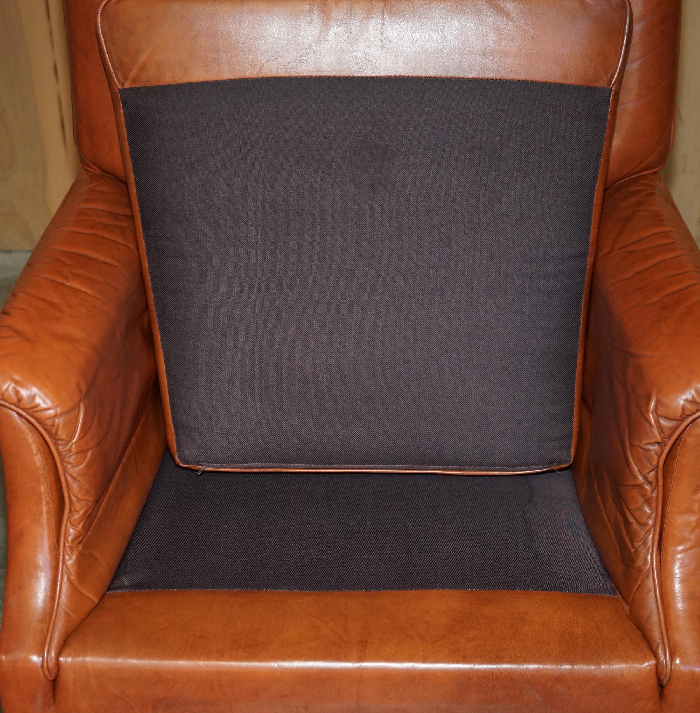 COMFORTABLE PAiR OF FRENCH NEOCLASSICAL STYLE LEATHER & BRASS RECLINER ARMCHAIRS For Sale 1