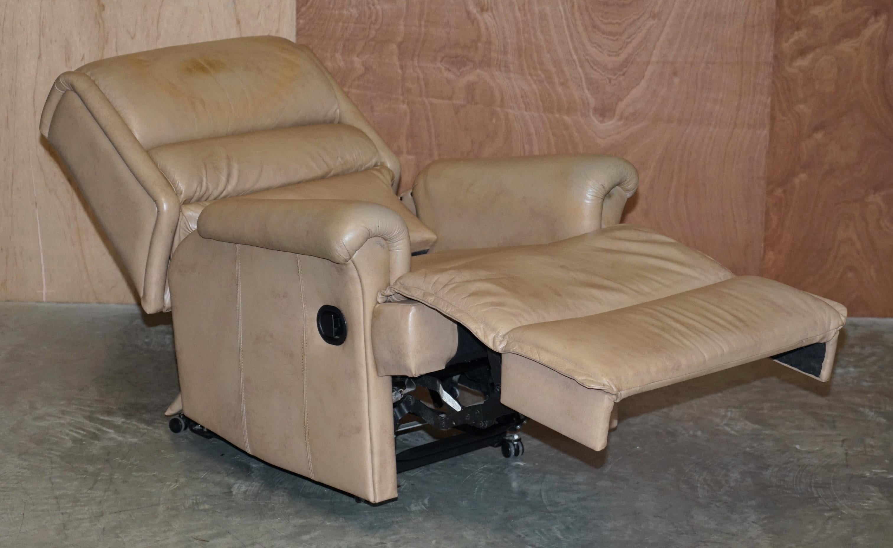 Confortevole coppia di poltrone reclinabili Sherborne Nevada in pelle in vendita 3
