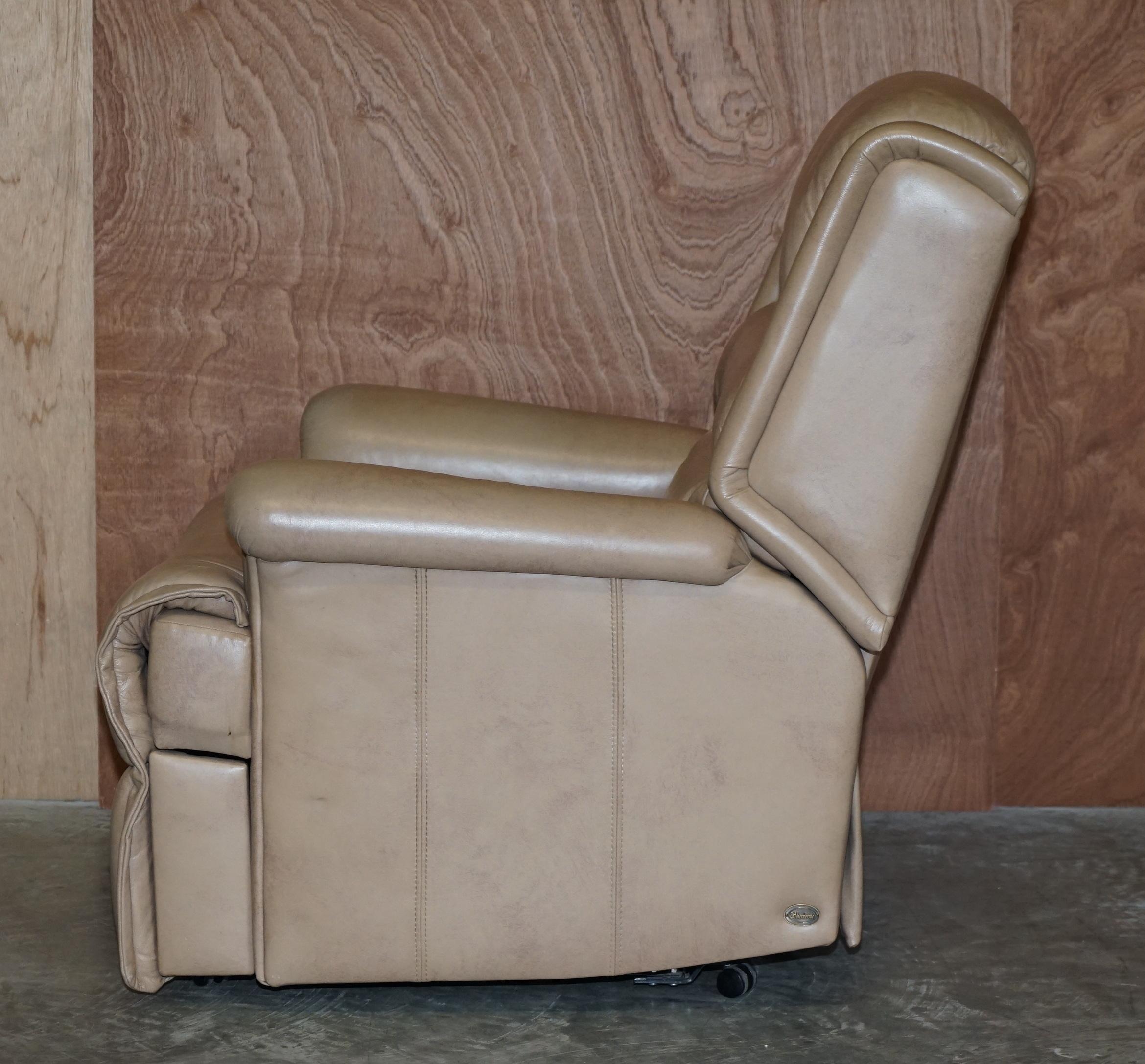 Confortevole coppia di poltrone reclinabili Sherborne Nevada in pelle in vendita 5
