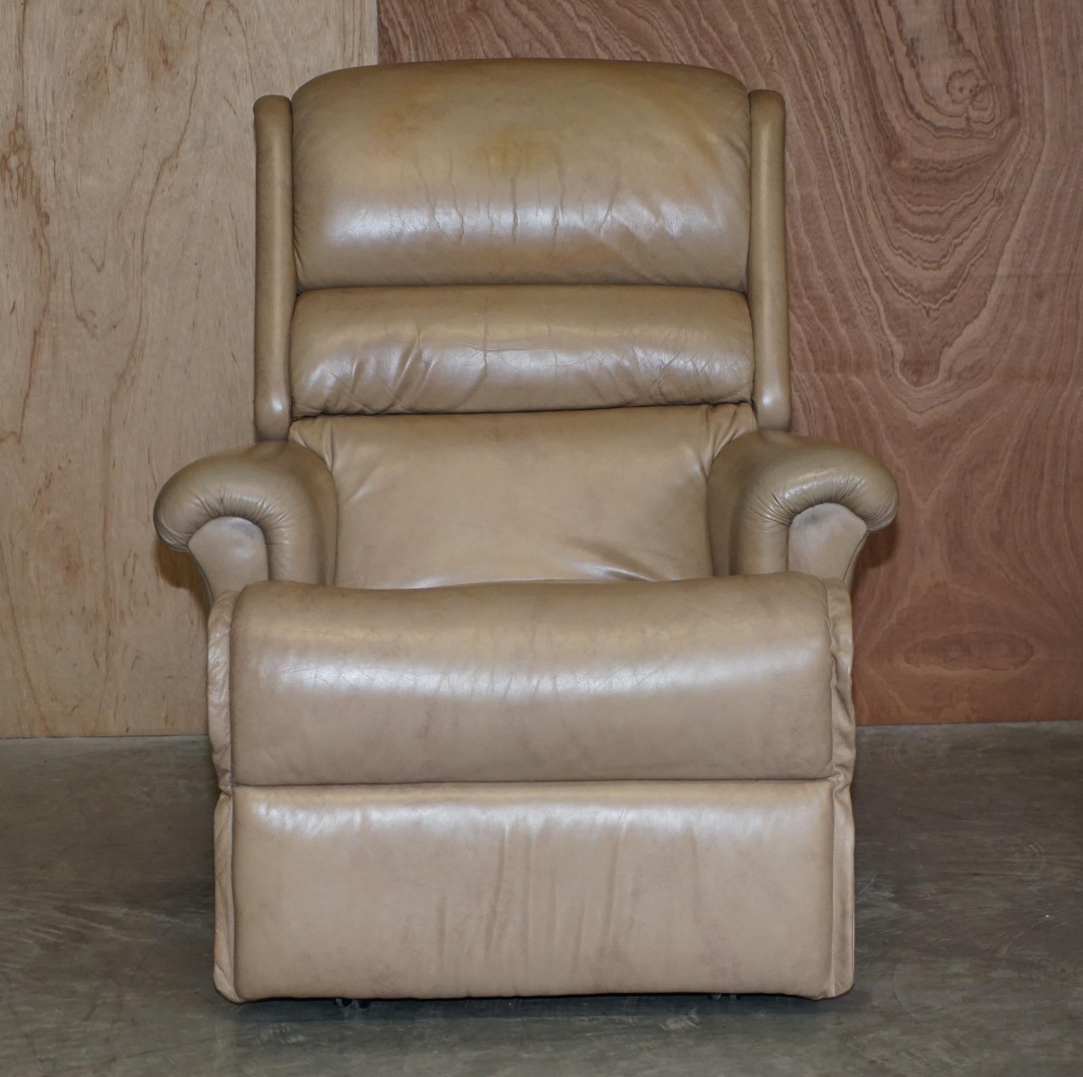 Anglais Paire confortable de fauteuils inclinables en cuir Sherborne Nevada en vente