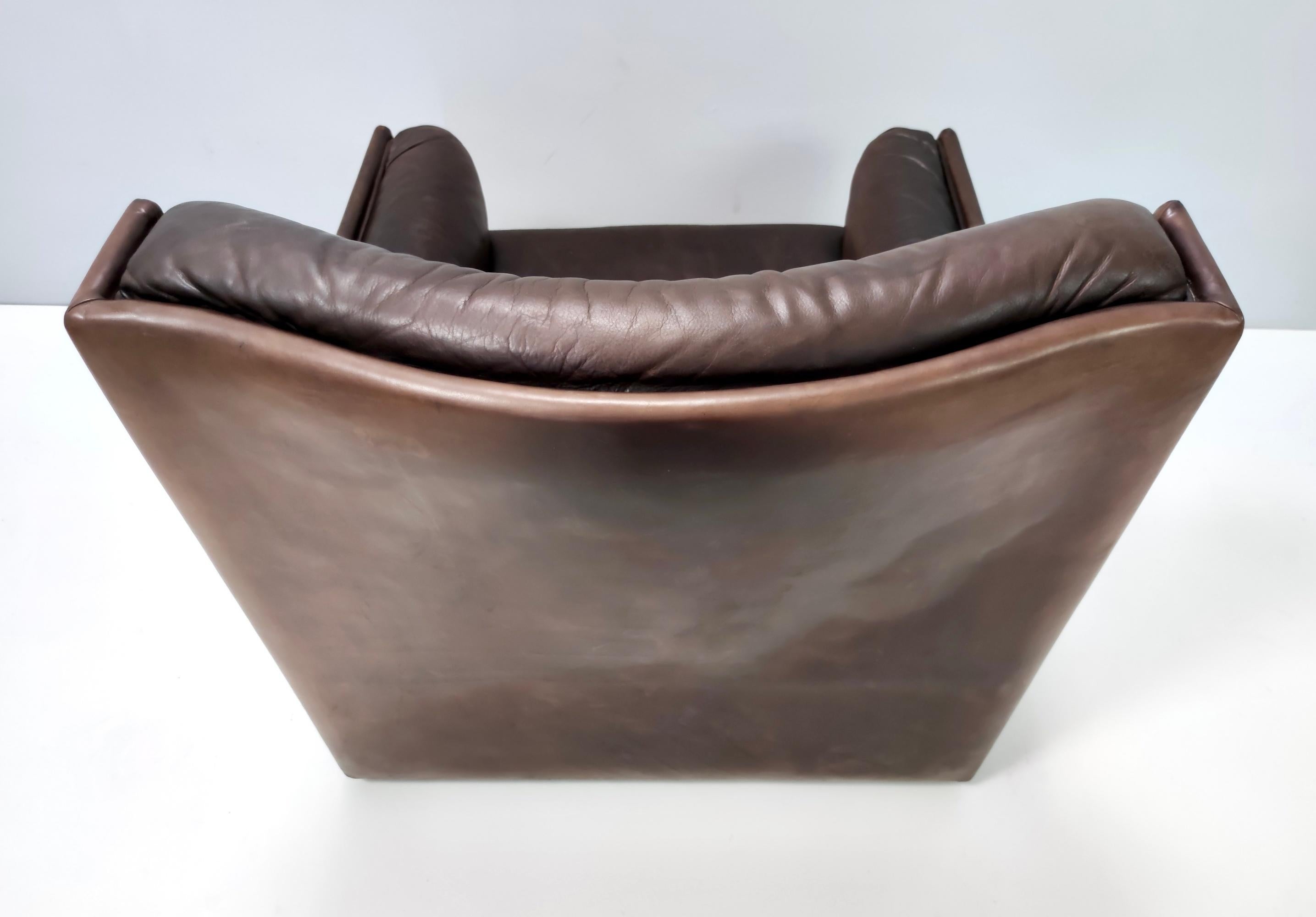 Comfortable Postmodern Brown Leather Armchair, Italy For Sale 4