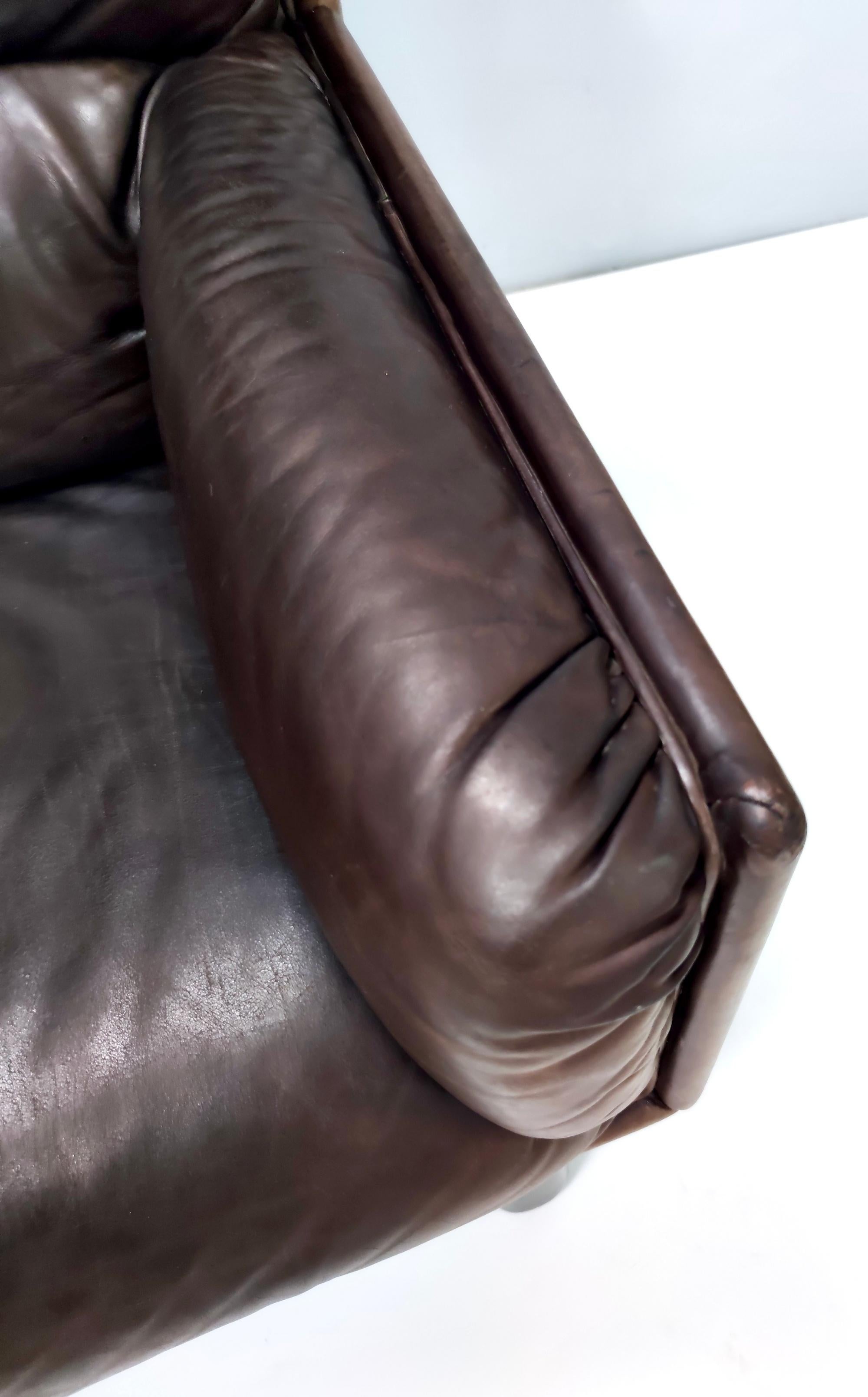 Comfortable Postmodern Brown Leather Armchair, Italy For Sale 8